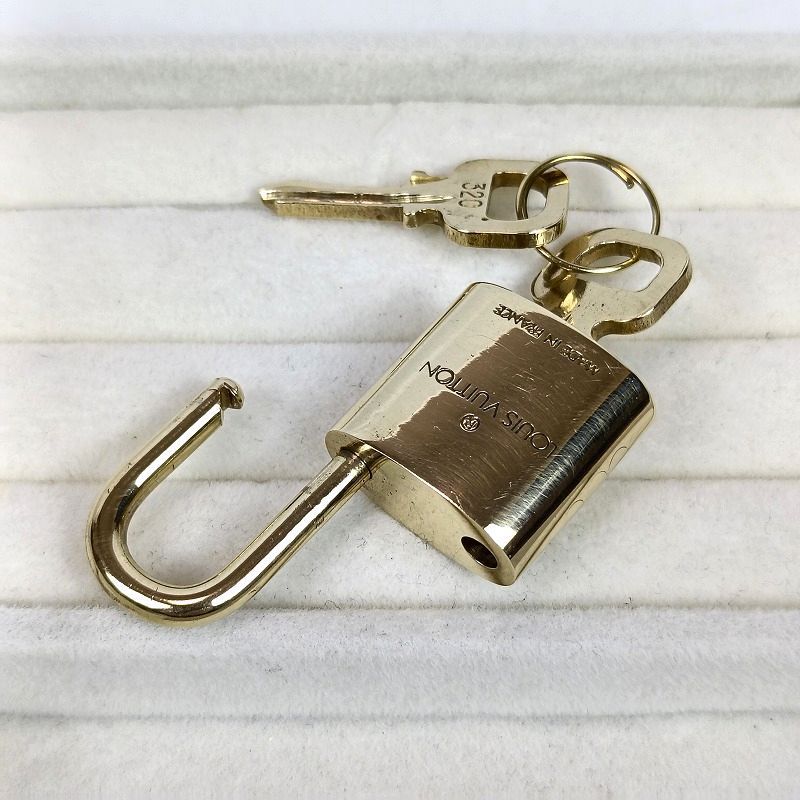 正規品　ルイヴィトン パドロック ゴールド 鍵 南京錠 LOUIS VUITTON ルイヴィトン パドロック 南京錠 カデナ 鍵 ゴールド No