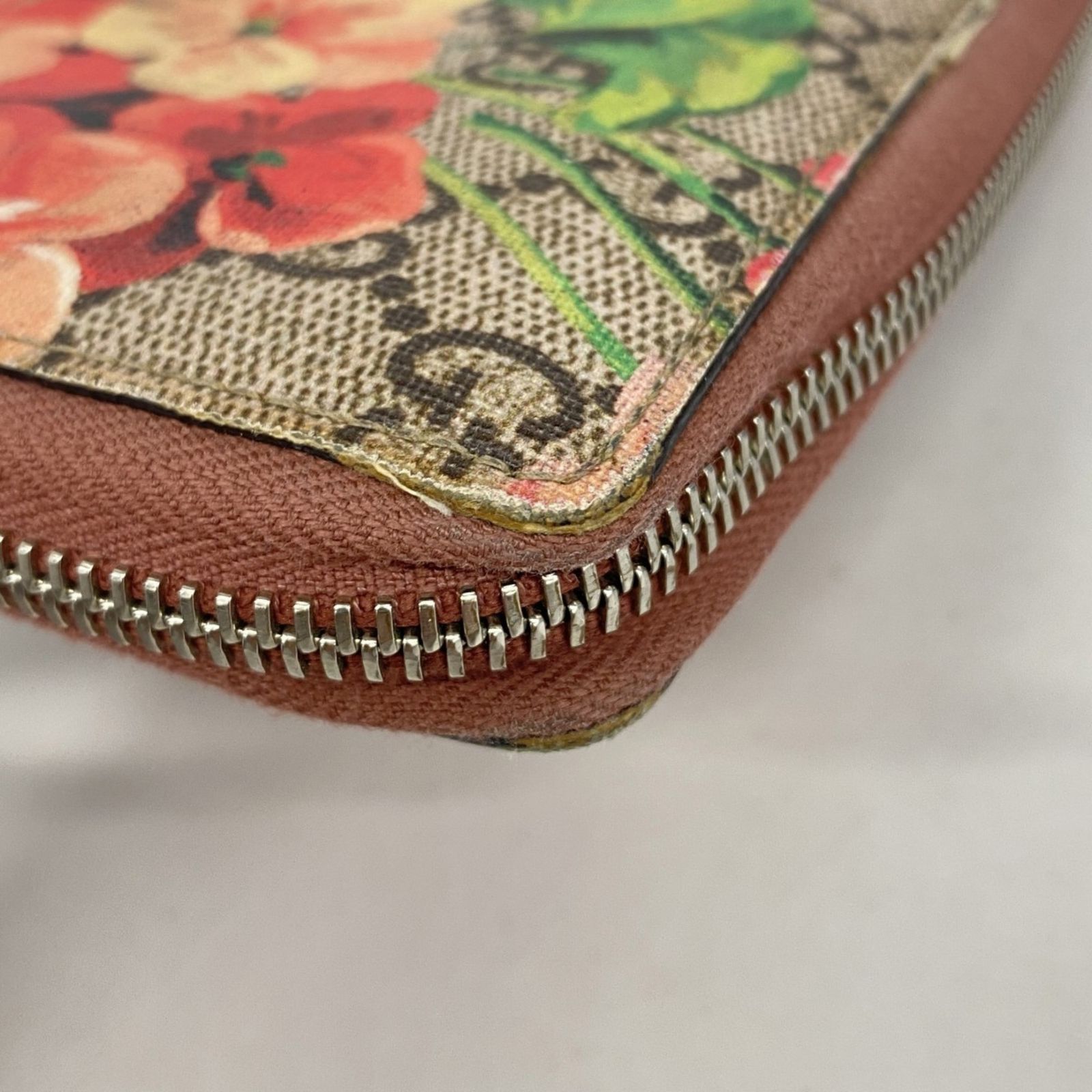 グッチ GUCCI 長財布 GGブルームス ラウンドファスナー 404071 ピンク 楽天市場】【財布】GUCCI グッチ GGブルームス GGスプリーム フラワー