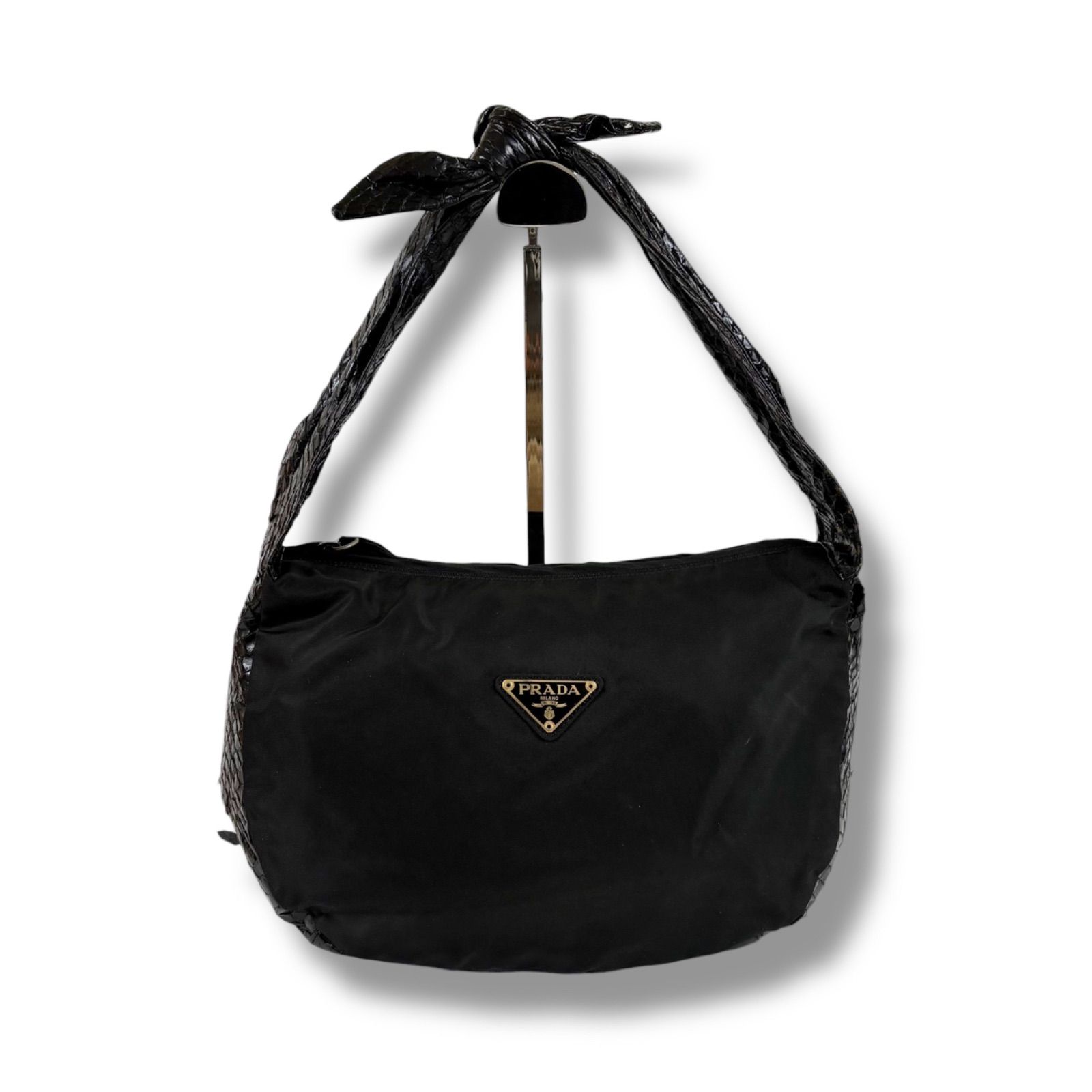 プラダ　PRADA ワンショルダーバッグ　ホーボー　ナイロン　トライアングルロゴ PRADA（プラダ） トライアングルロゴ ホーボー ワンショルダーバッグ