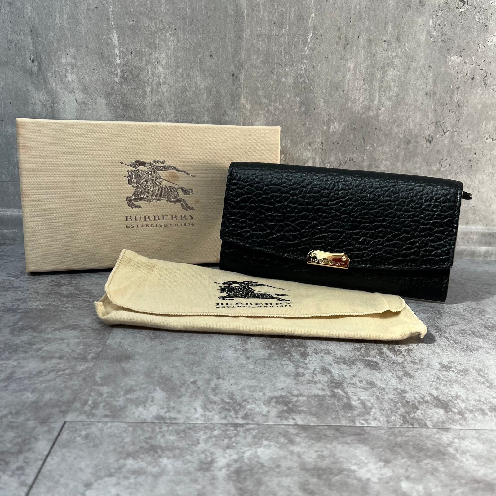 BURBERRY】長財布 スナップボタン 黒 レザー ブラック 金具 ゴールド 