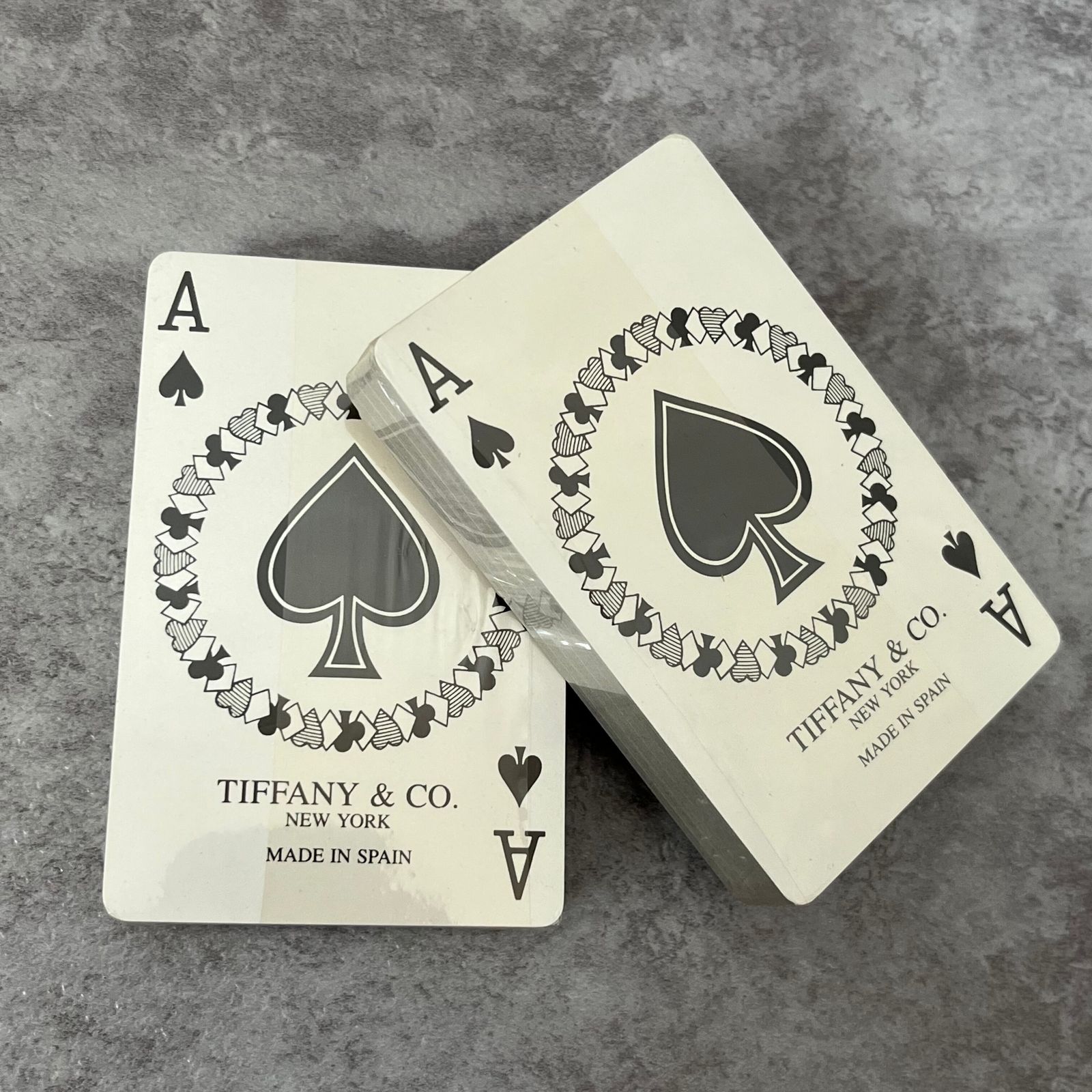 Tiffany】未使用 トランプセット 2つ入り 箱付き - メルカリ
