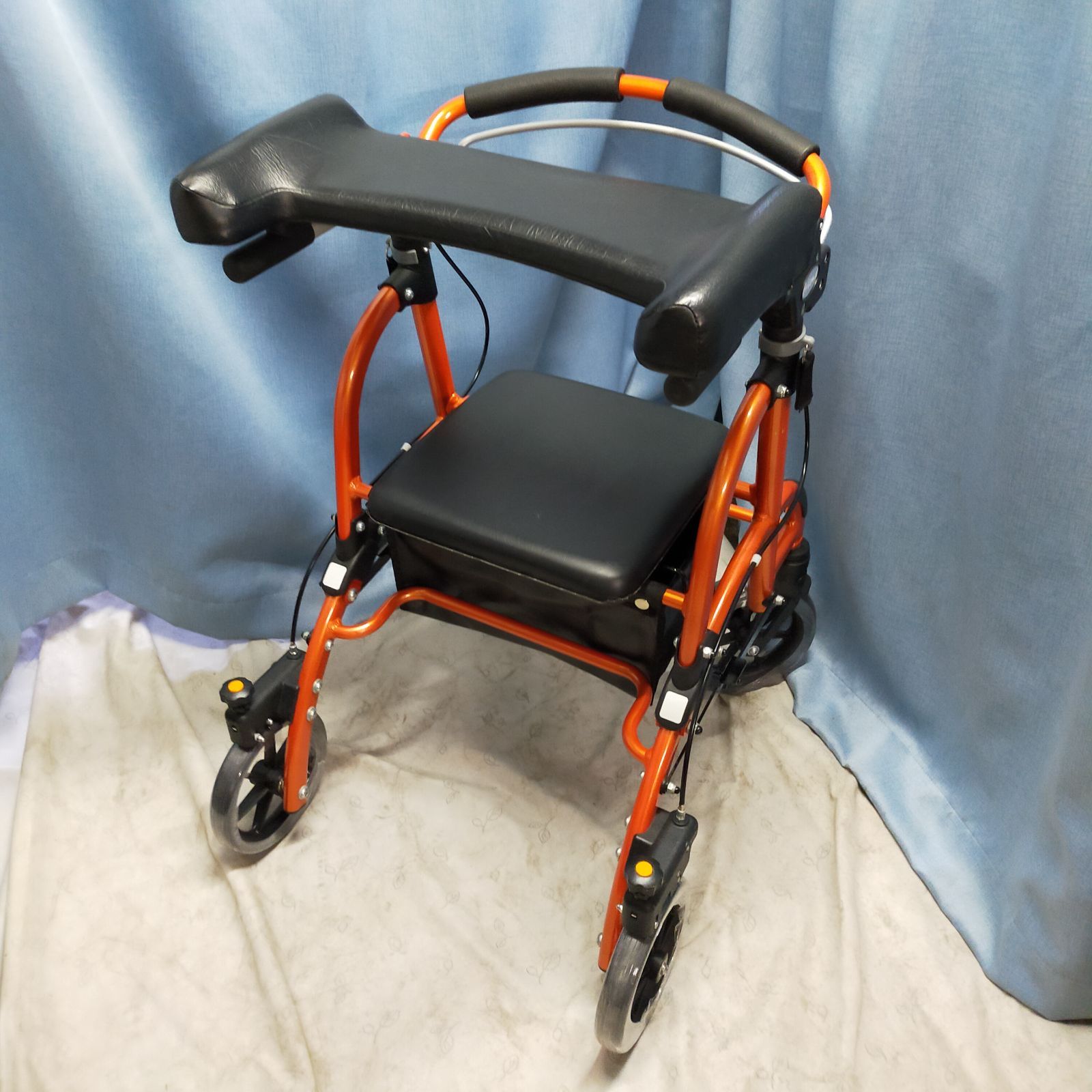 HK-5751) ウェルパートナーズ フレンド WF-1 前腕支持台付 歩行補助車