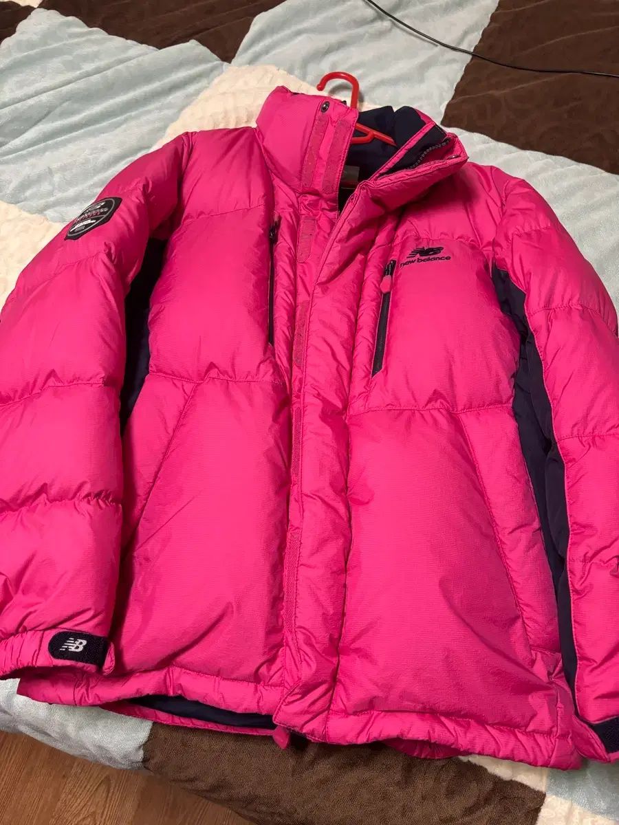 ニューバランス ピンク色 ダウン - メルカリ