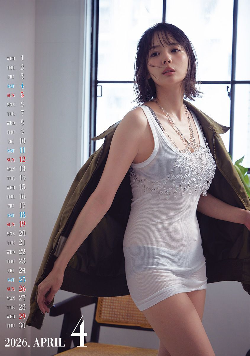 卓上 岡田紗佳 4月始まり 2026年 春カレンダー CL-752 - メルカリ