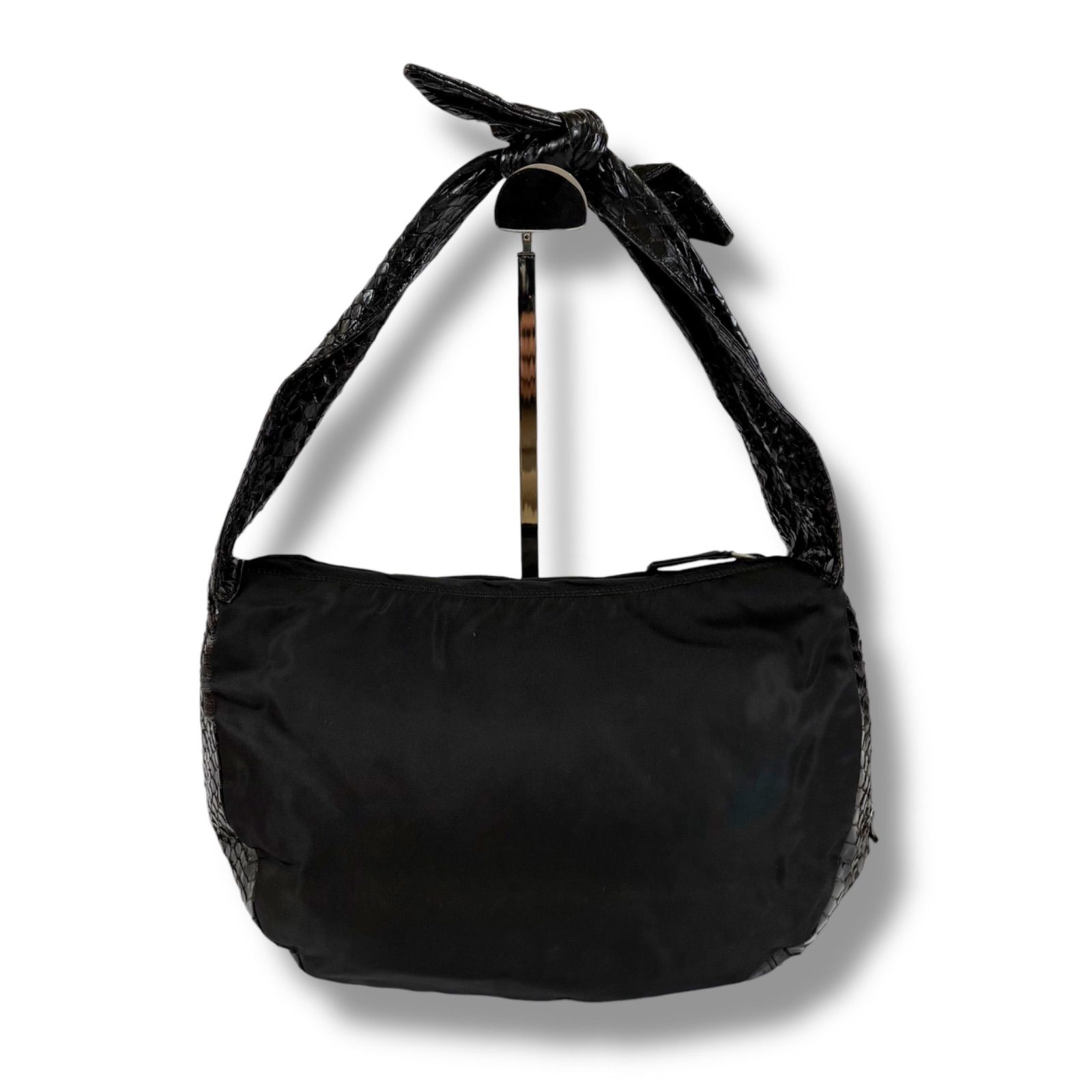 プラダ PRADA トライアングルロゴ ワンショルダーバッグ ホーボー