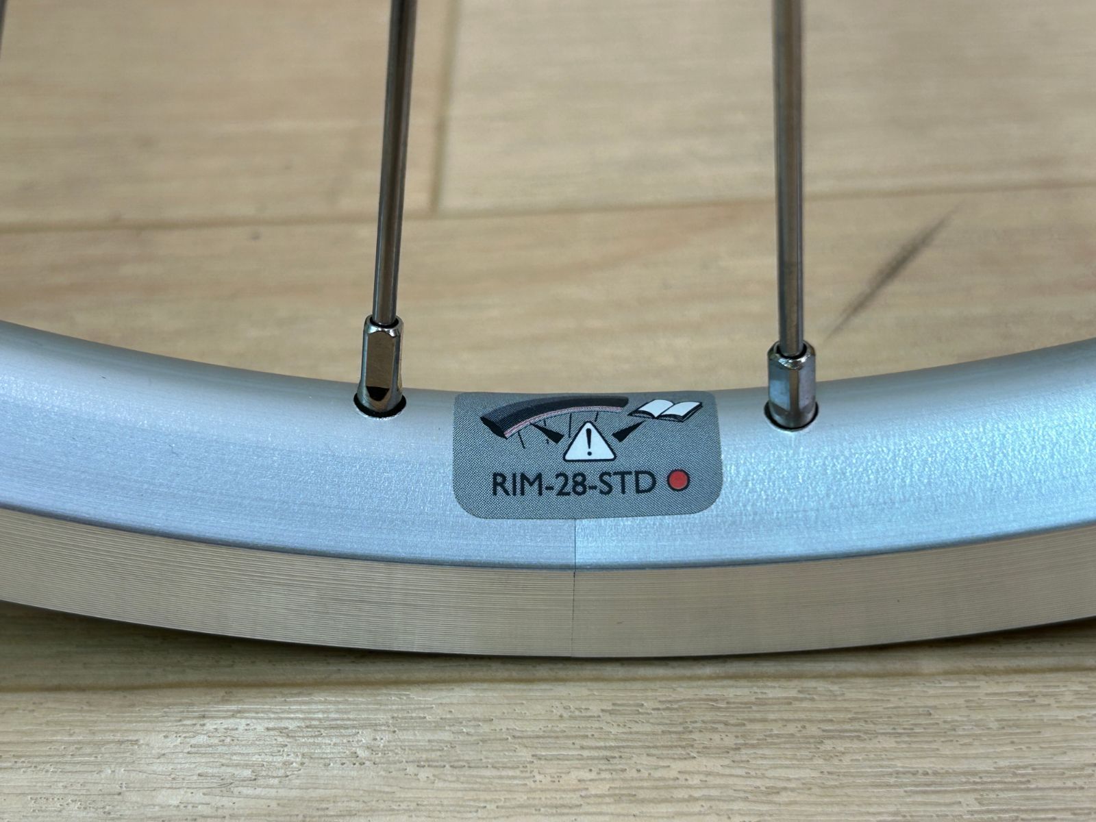 ☆ テルスポ イチ推し!! 未走行品!! BROMPTON FRONT WHEEL 16