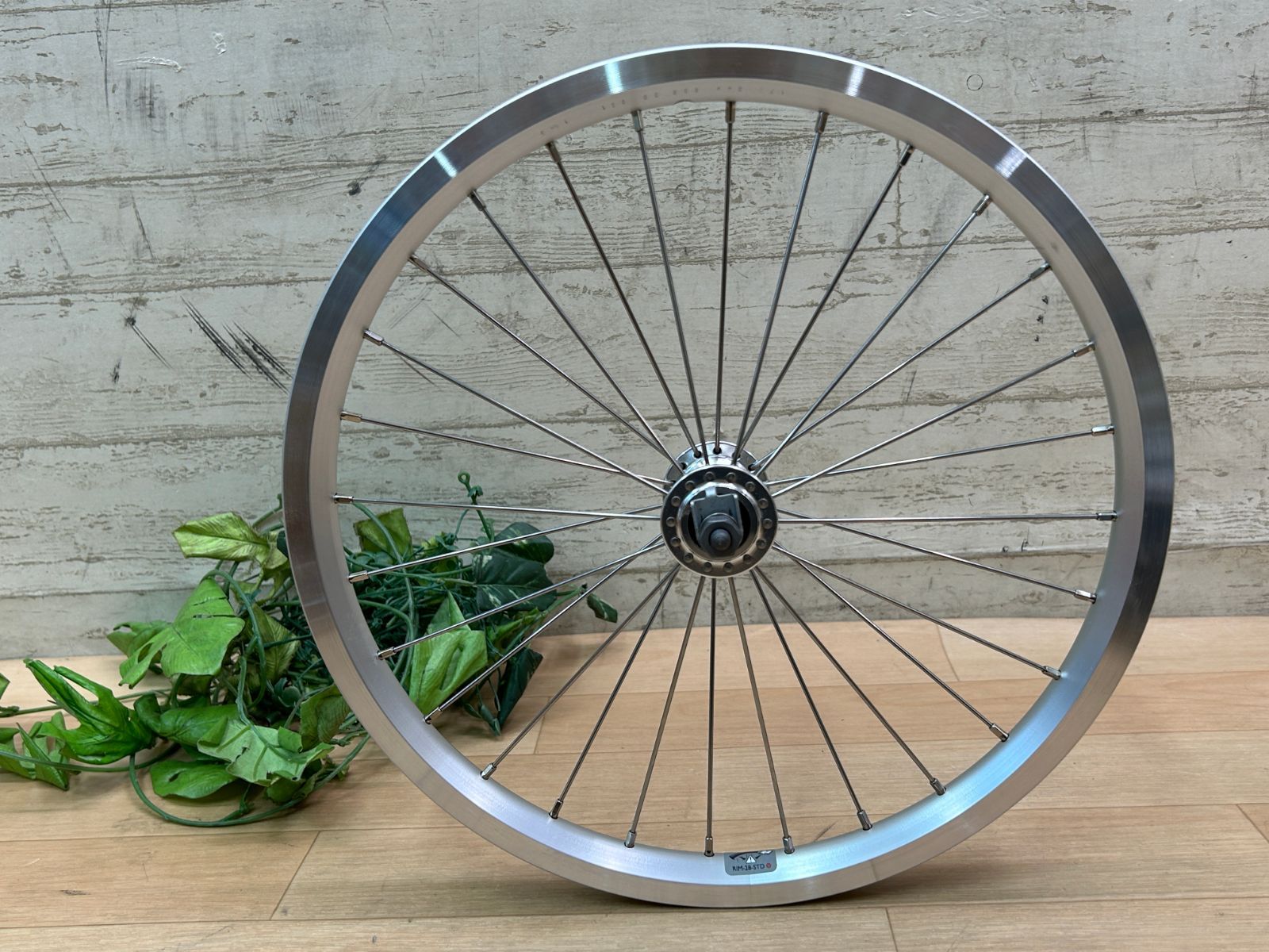 ☆ テルスポ イチ推し!! 未走行品!! BROMPTON FRONT WHEEL 16