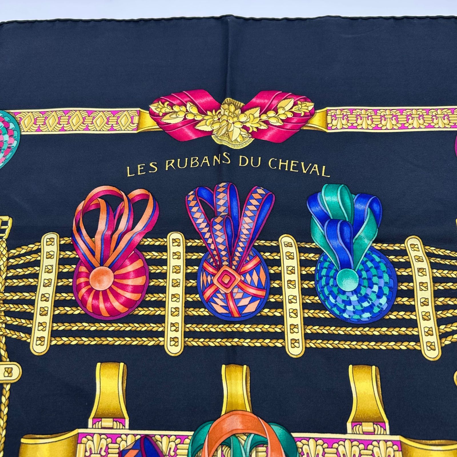 エルメス　カレ90「LES RUBANS DU CHEVAL（馬のリボン飾り）」 HERMES（エルメス） カレ90 LES RUBANS DU CHEVAL 馬のリボン飾り
