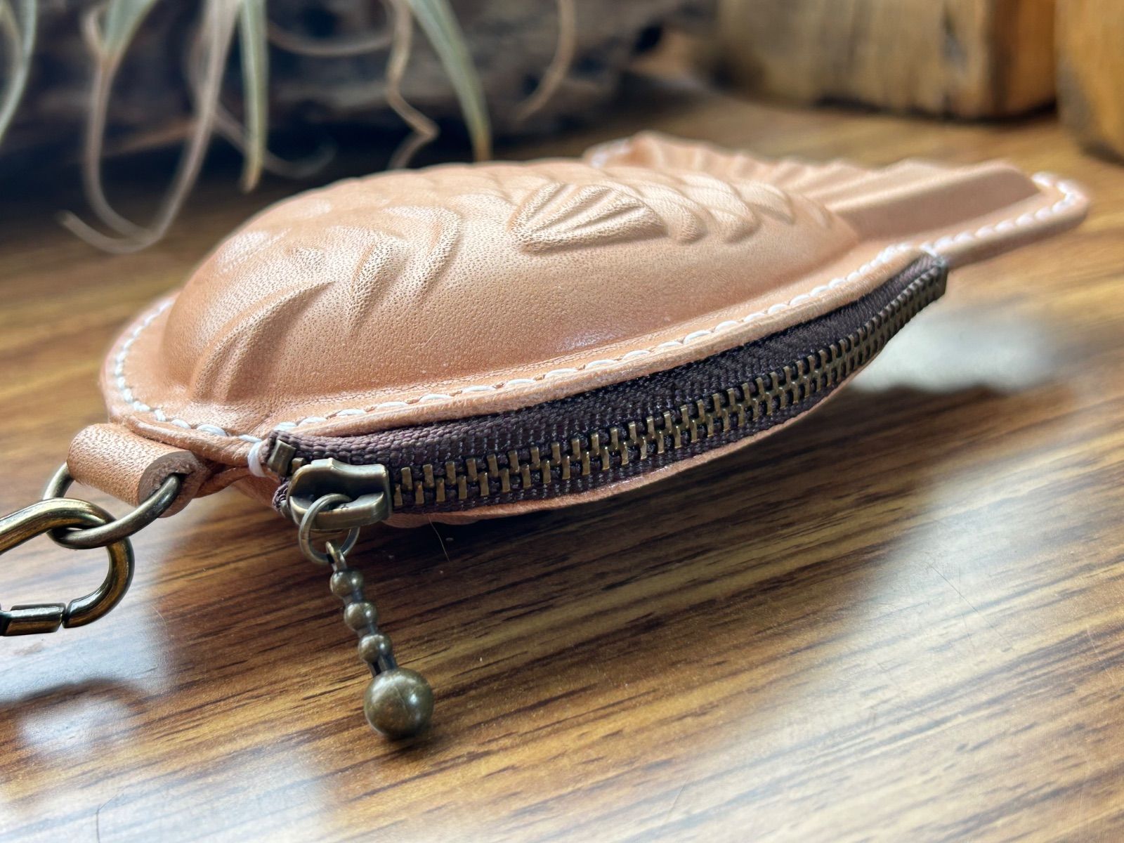栃木レザー】本革たい焼き型ミニポーチ｜遊び心ある小物・小銭入れ