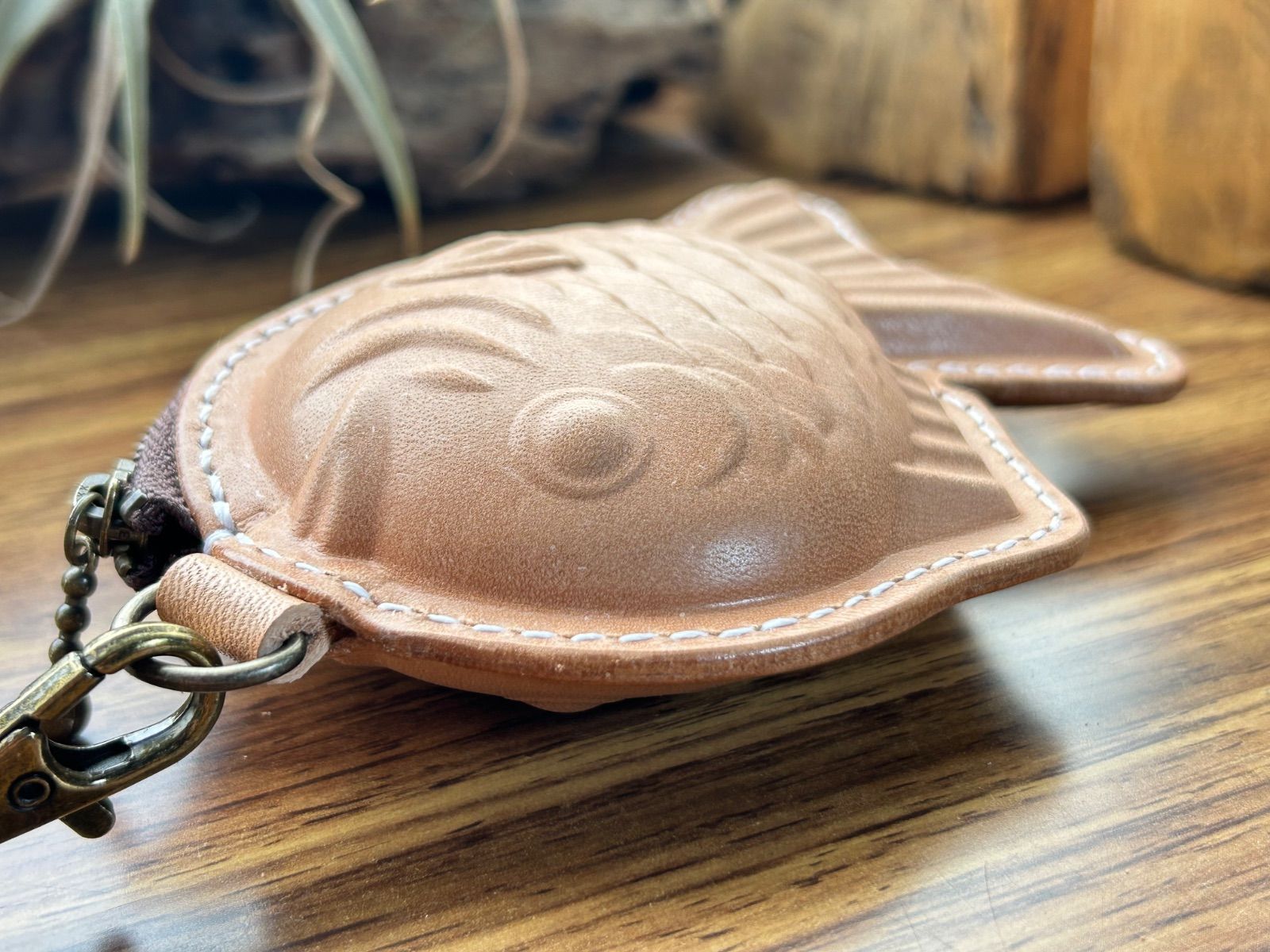 栃木レザー】本革たい焼き型ミニポーチ｜遊び心ある小物・小銭入れ