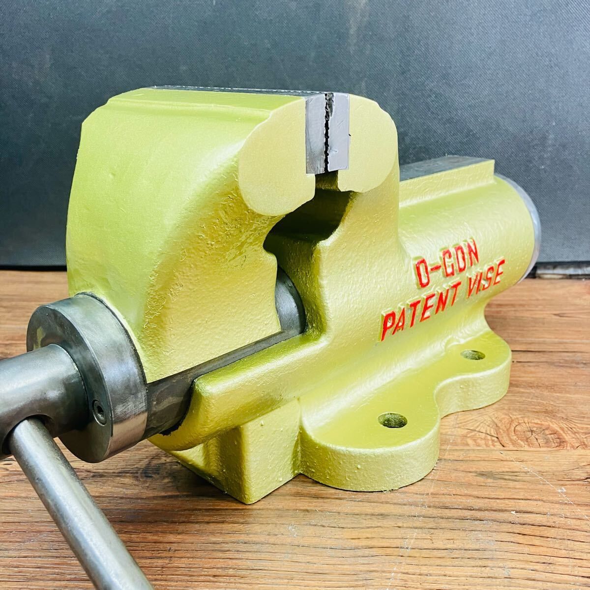 O GON オーゴン 丸胴万力 No 4 口金幅 100 mm リードバイス