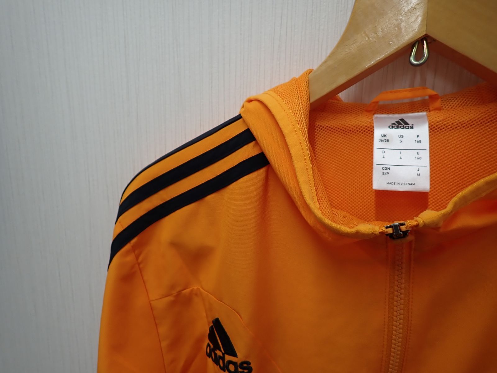 54418】アディダス adidas レアル・マドリード ナイロンジャケット