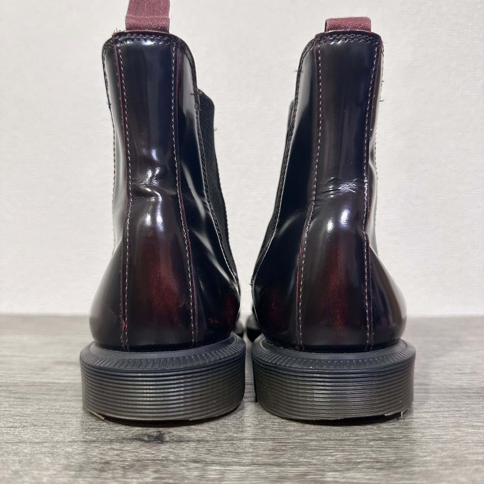 Dr.Martens FLORA チェルシー ブーツ　チェリーレッドサイズUK7 楽天市場】ドクターマーチン フローラ チェルシー ブーツ Dr.Martens