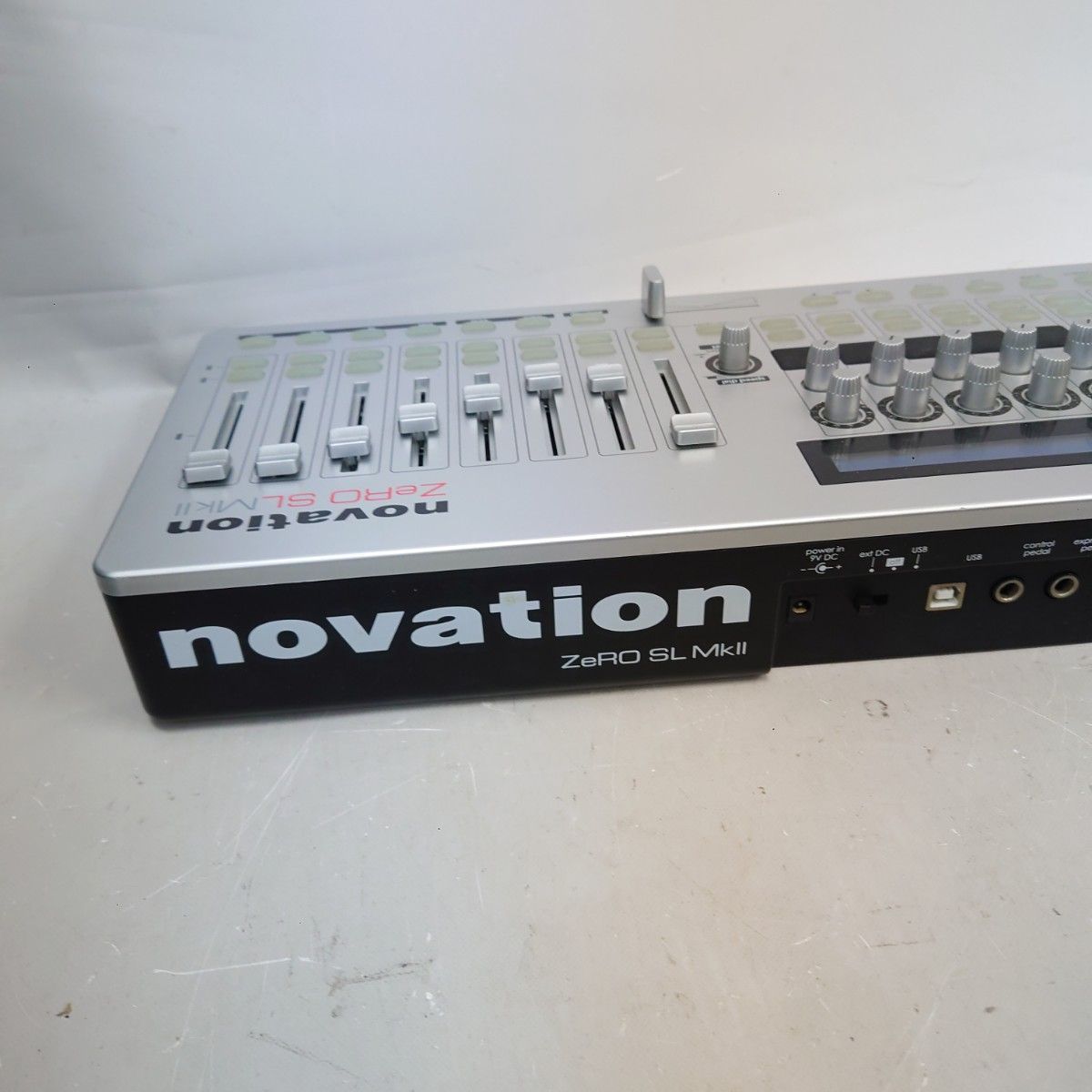 Novation Zero SL MkII MIDIコントローラー 動作品 本体のみ DAW操作用