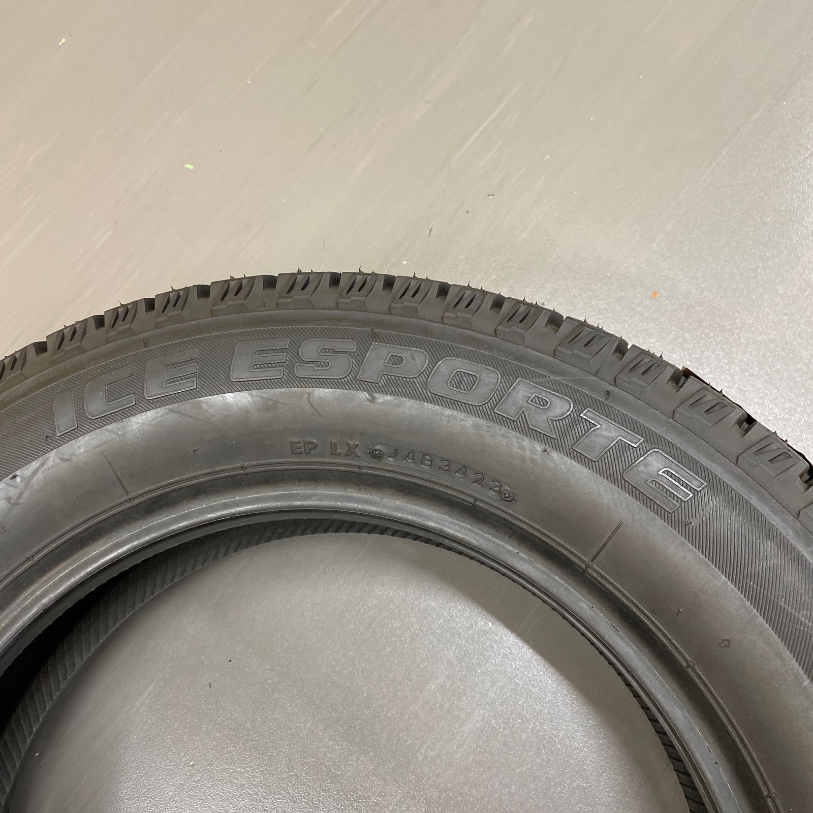 ICE ESPORTE 185/65R15 88Q スタッドレスタイヤ - メルカリ