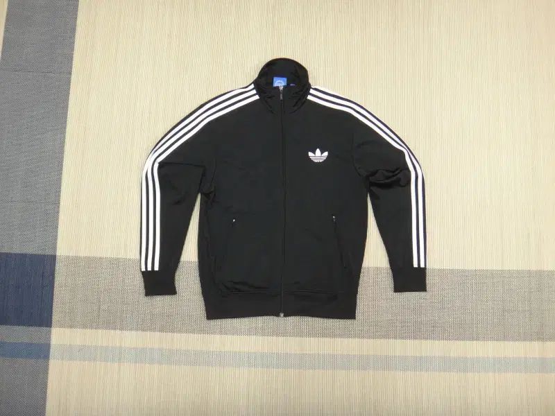 WRYHT 販売済み ノースリーブワンピース 黒/白