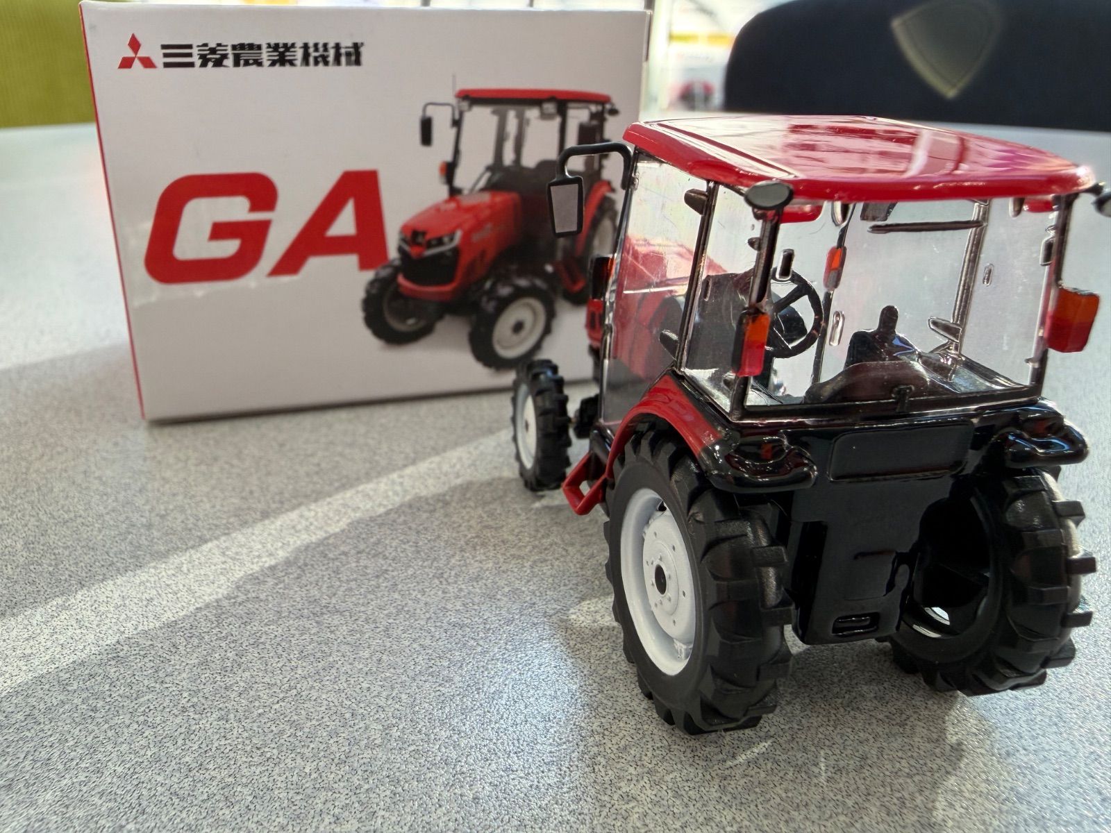 ミニカー 三菱 トラクター GA551 イーグルデザイン ２台セット 非売品 ミニカー 三菱 トラクター GA551 イーグルデザイン 2台セット 非売品