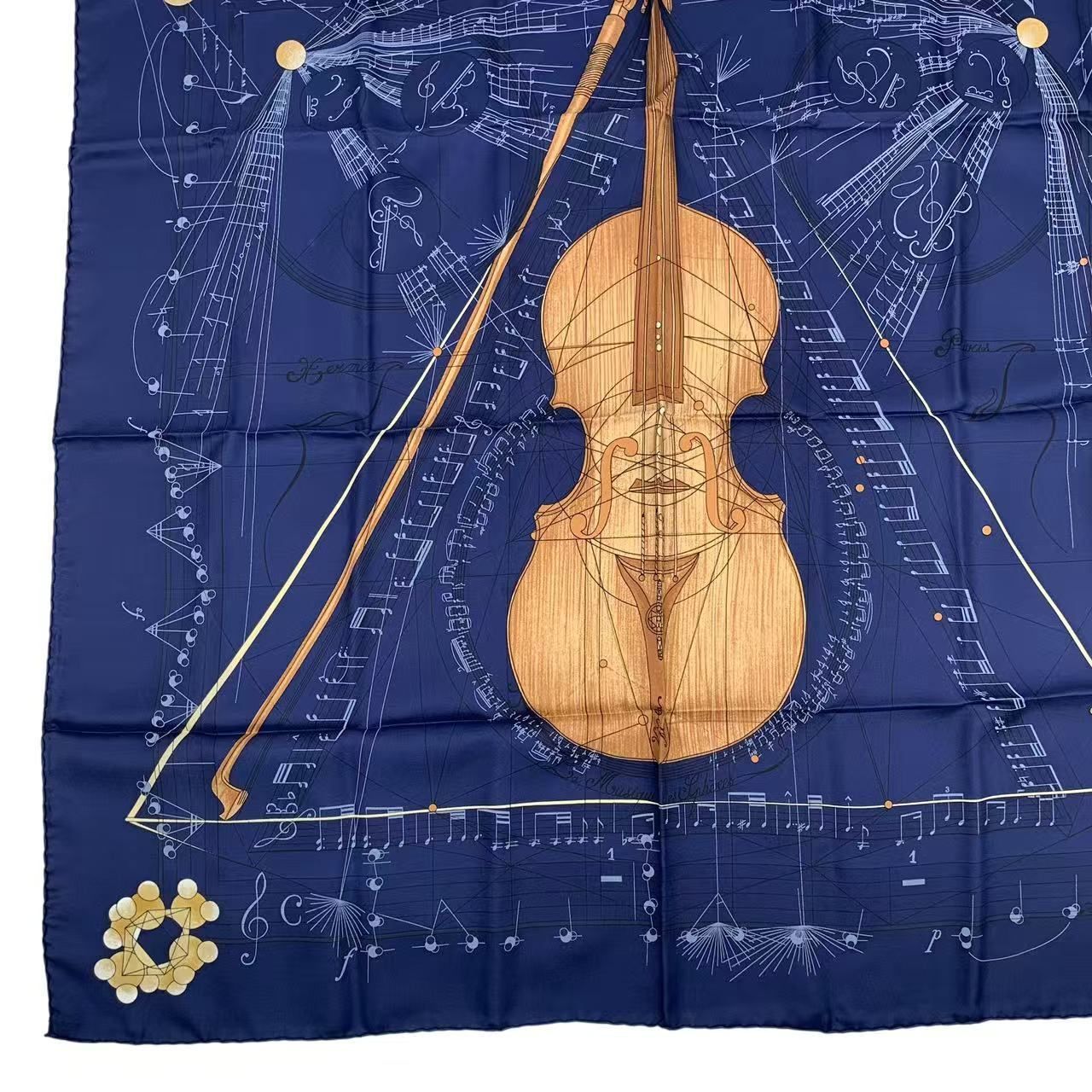 エルメス 美品 プチカレ ハンカチ 球体が奏でる音楽 極美品 HERMES エルメス スカーフ シルク カレ90 球体が奏でる音楽 La