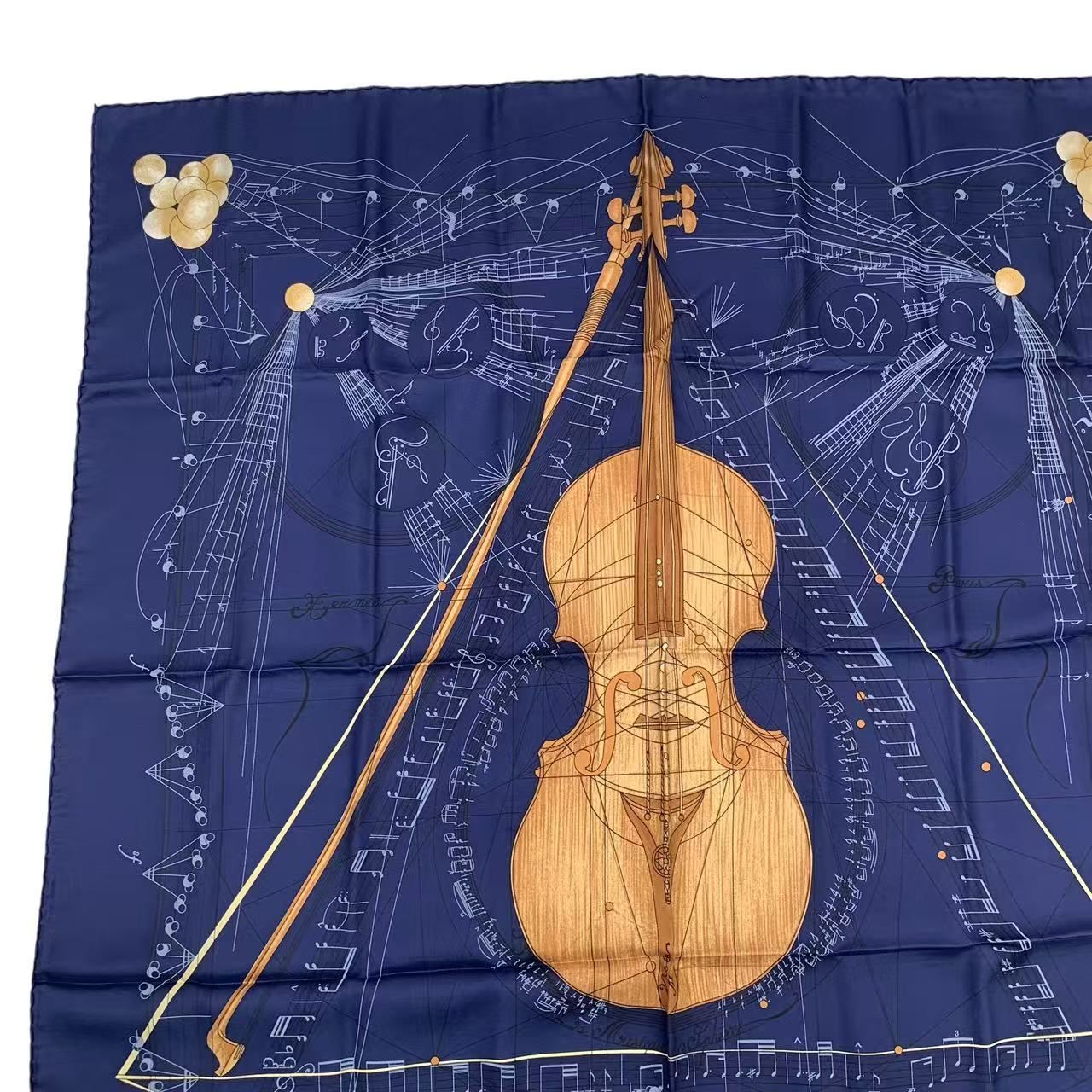 極美品 HERMES エルメス スカーフ シルク カレ90 球体が奏でる音楽 La