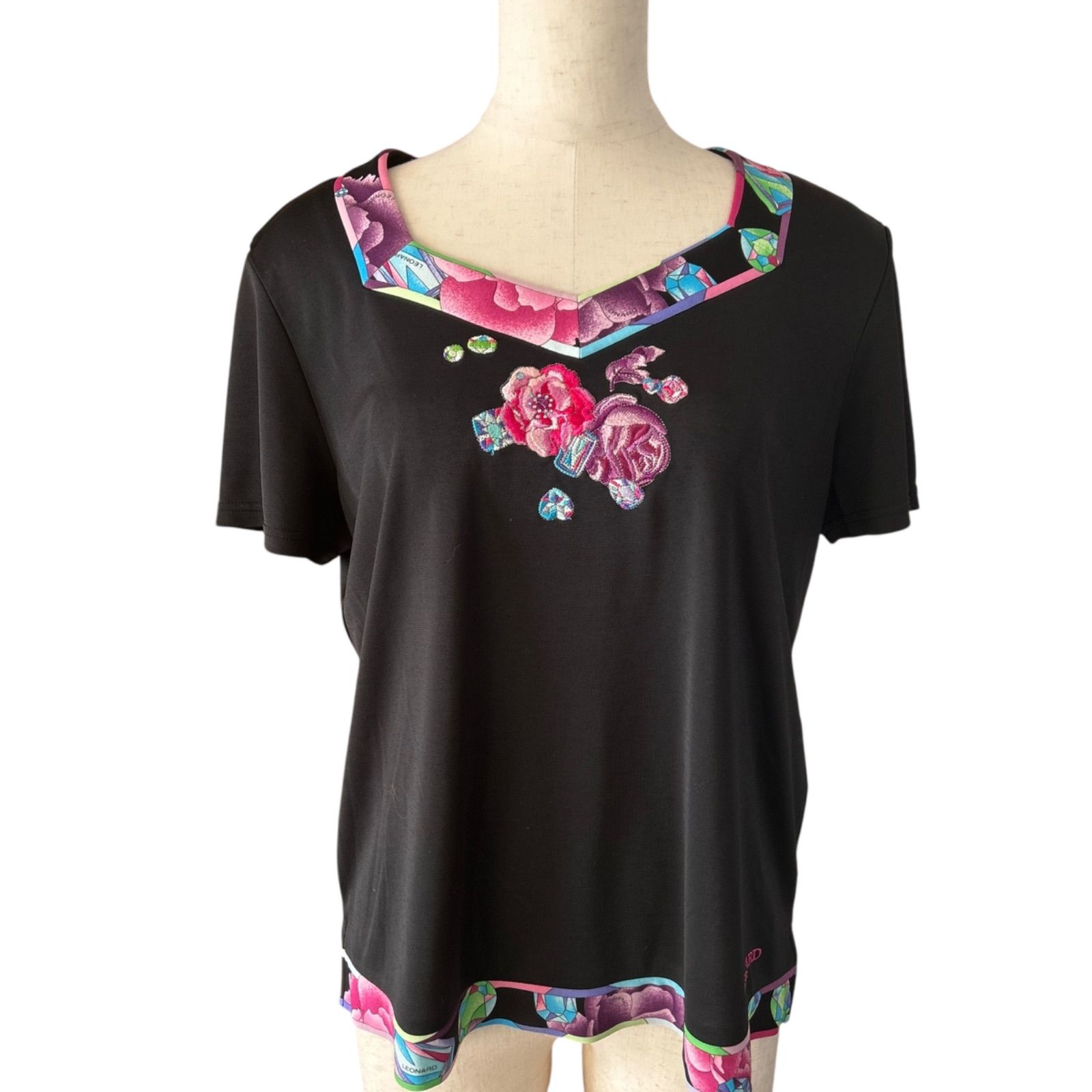 レオナール◆LEONARD上品な花柄カットソー◆サイズ42 LEONARD レオナール 美品 半袖 カットソー 花柄 ネイビー Lサイズ V