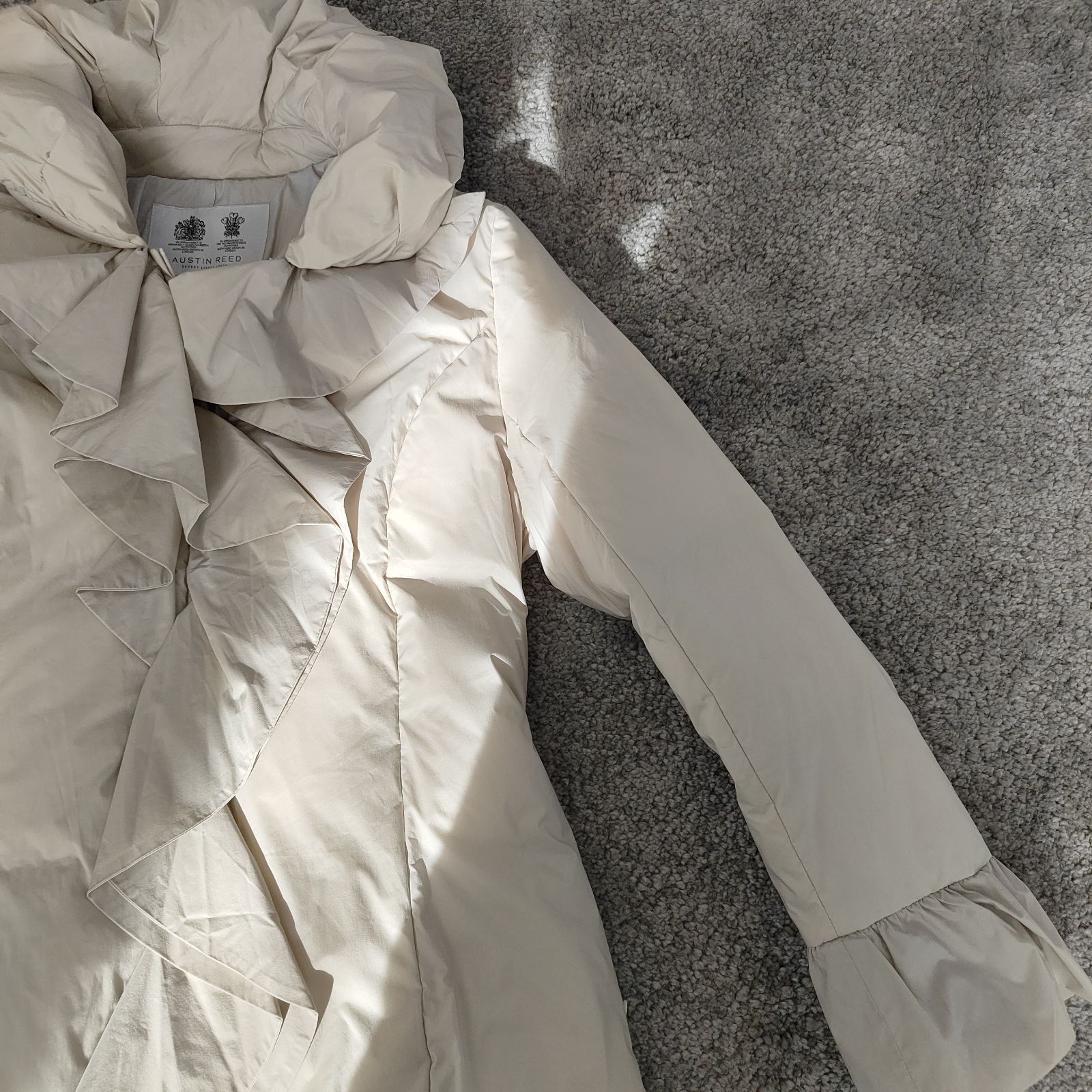 オースチンリード Austin Reed レディース ジャケット フリル AUSTIN REED オースチンリード 【サイズ】 40 ダウンコート フリル