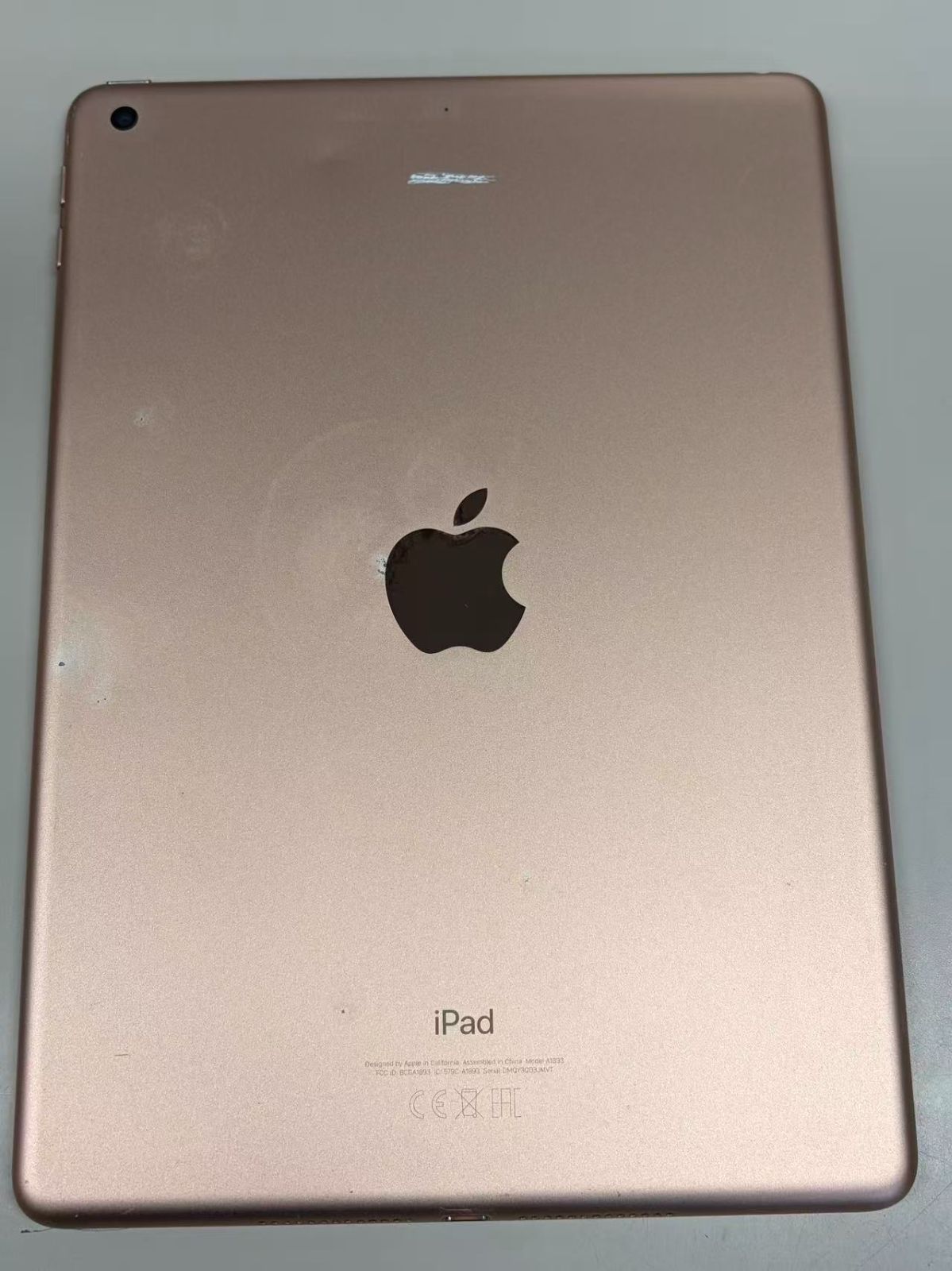 マ*ユ様 Apple iPad (第6世代) 128GB バッテリー94% バッテリー94％】iPad（第6世代）シルバー 128GB ipad 2017第5 wi-fi+