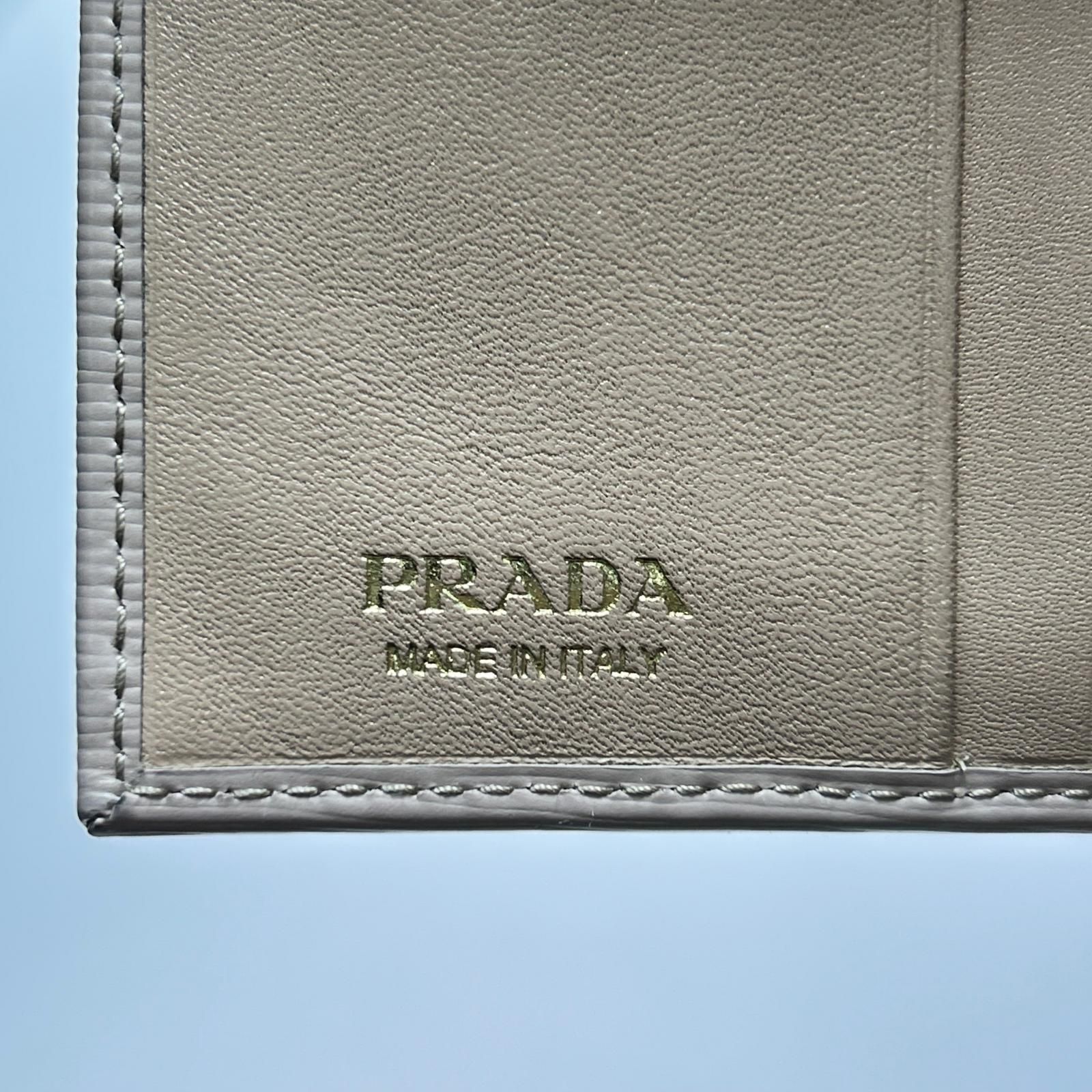 ▽▽PRADA プラダ ヴィッテロムーブ レザー 二つ折り財布 1MV204