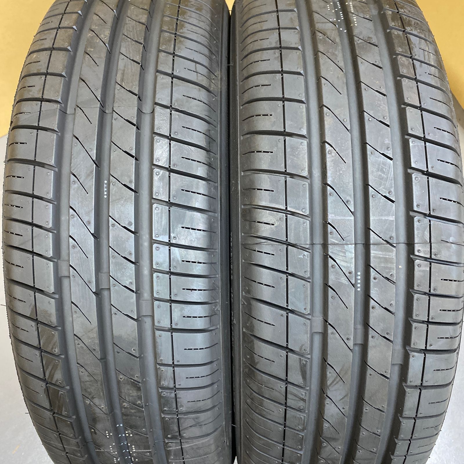 CST Marquis MR61 165/65R14 83H XL 2本セット - メルカリ CST Marquis MR61 165/65R14 83H XL 2本セット - メルカリ