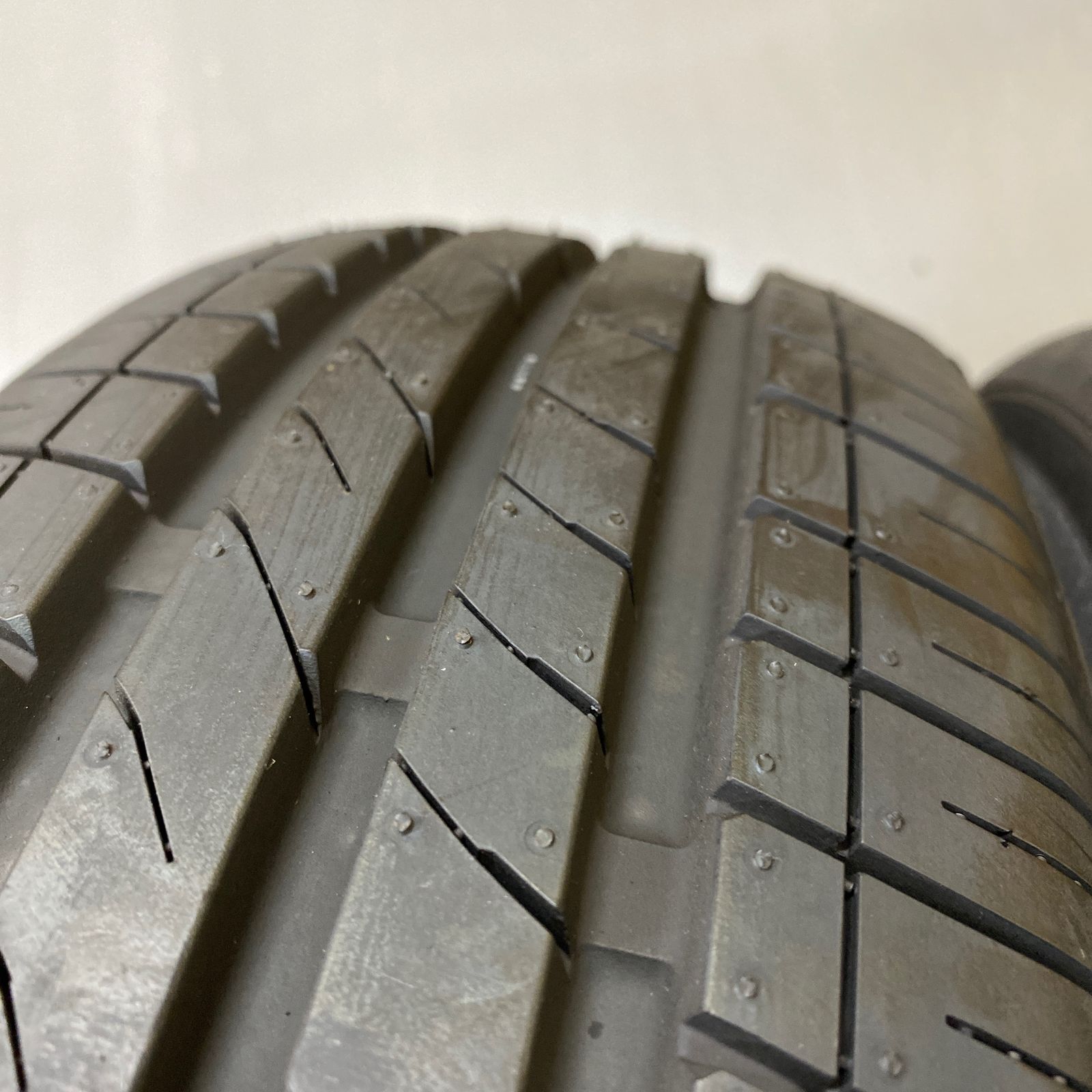 CST Marquis MR61 165/65R14 83H XL 2本セット - メルカリ CST Marquis MR61 165/65R14 83H XL 2本セット - メルカリ