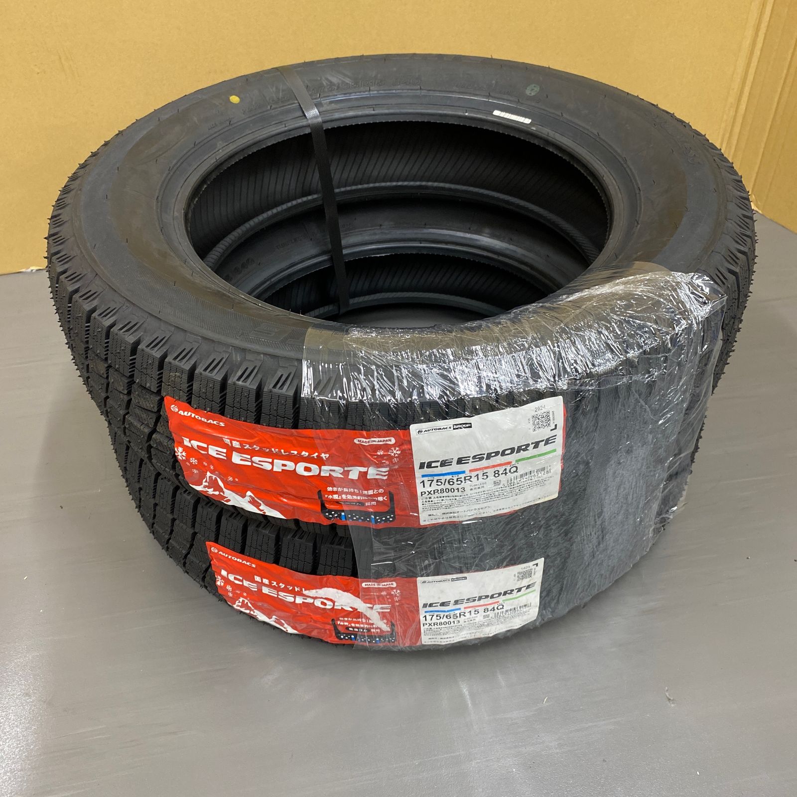 175/65R15、84Q、ICE ESPORTEスタッドレスタイヤホイール 175/65R15、84Q、ICE ESPORTEスタッドレスタイヤホイール