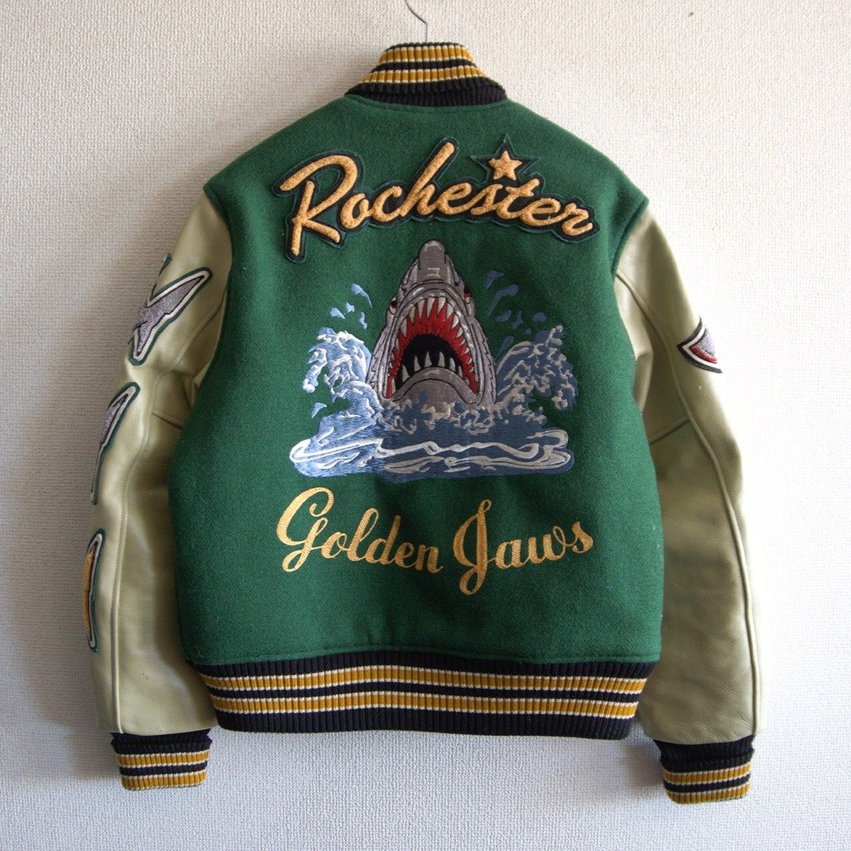 美品】WHITESVILLE【フルデコ レザースリーブ スタジャン】38