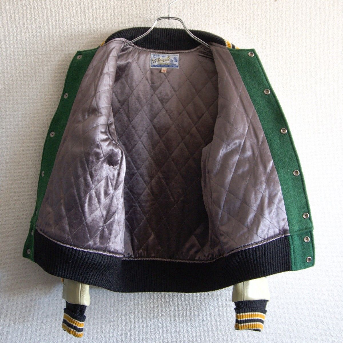 美品】WHITESVILLE【フルデコ レザースリーブ スタジャン】38