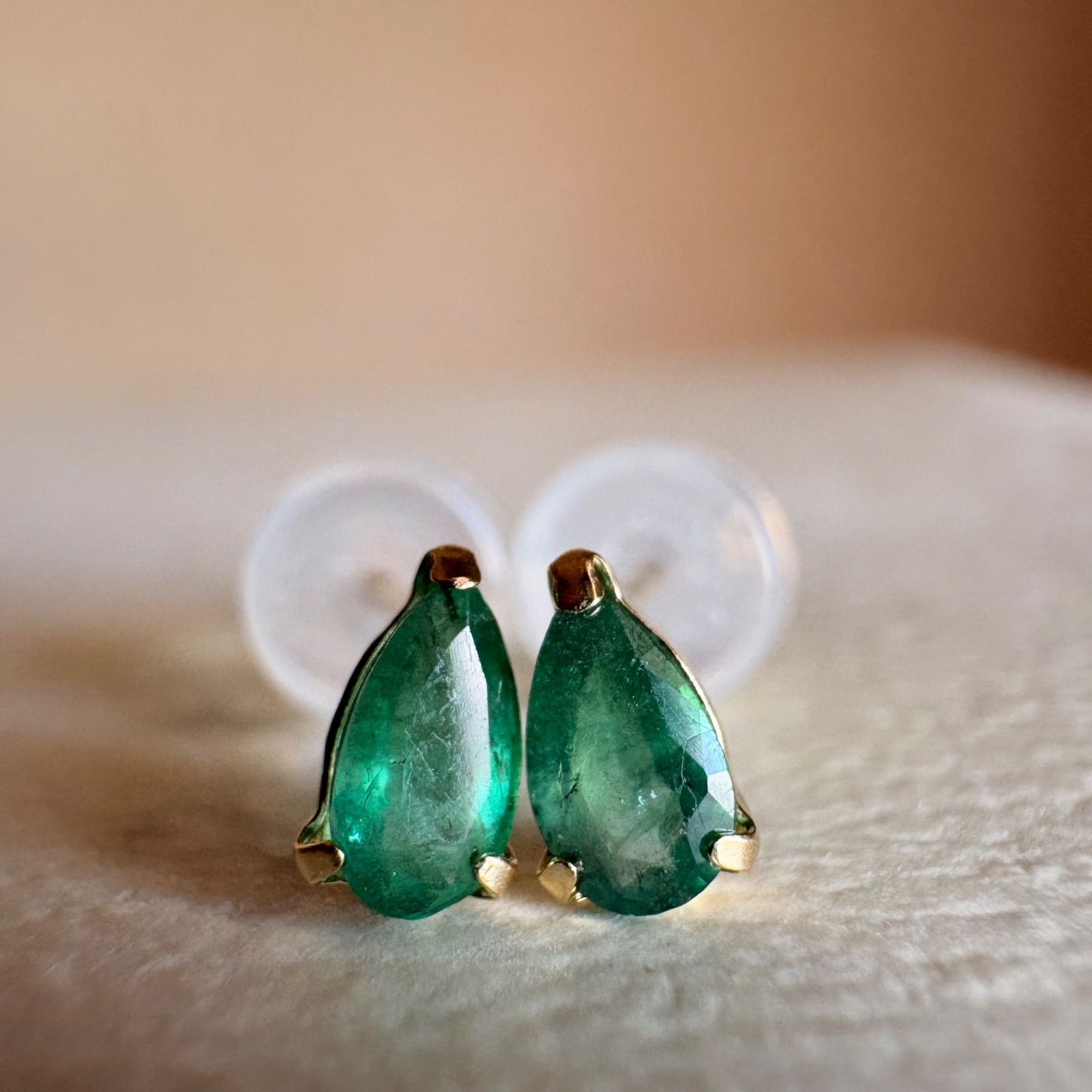 K18 ザンビア産 天然石エメラルド PEAR 18金イエローゴールド ピアス