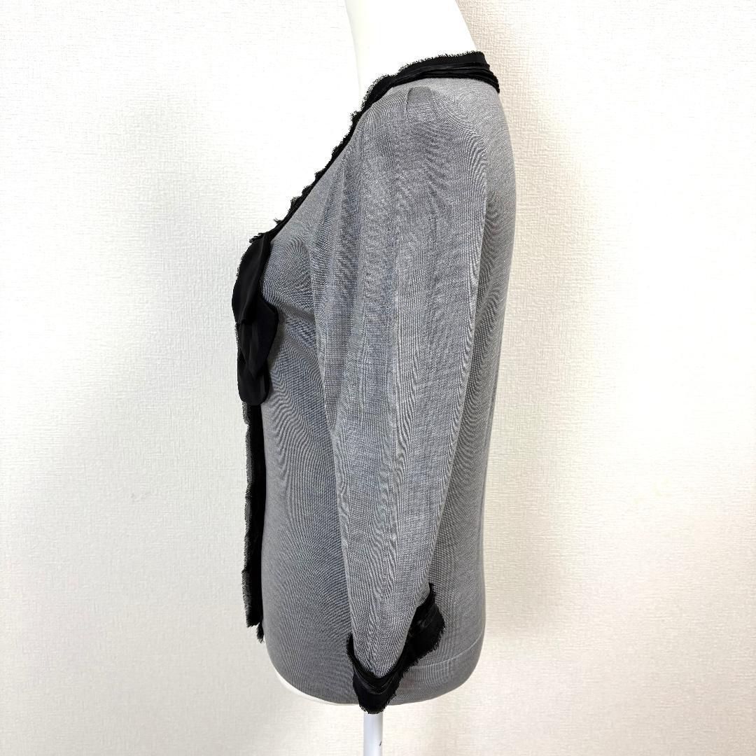 美品】 TO BE CHIC カーディガン センターフリル 絹 2 グレー×黒 