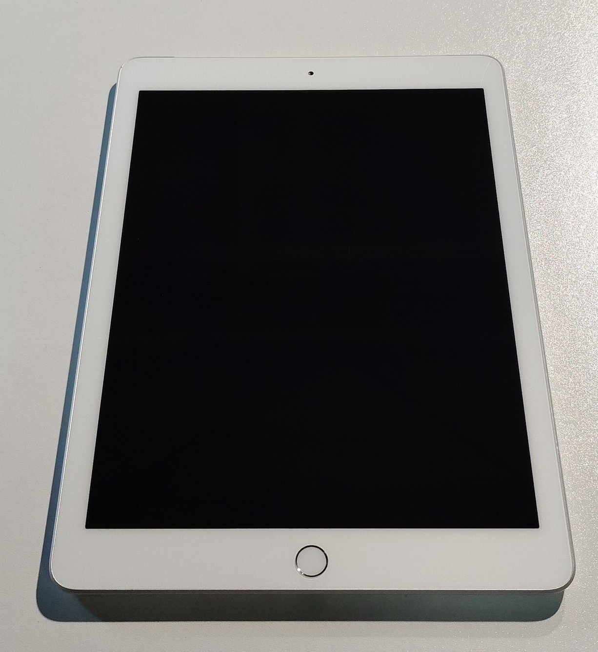 超美品 iPad 第6世代 バッテリー100％ シルバー ☆PAD-550.555 - メルカリ