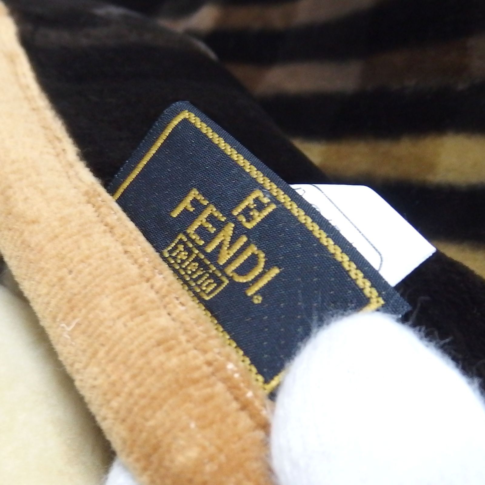 お*む様 未使用　廃盤品 FENDI フェンディ　ニューマイヤーハーフ毛布 FENDI フェンディ ニューマイヤー ハーフ毛布 廃番品レア