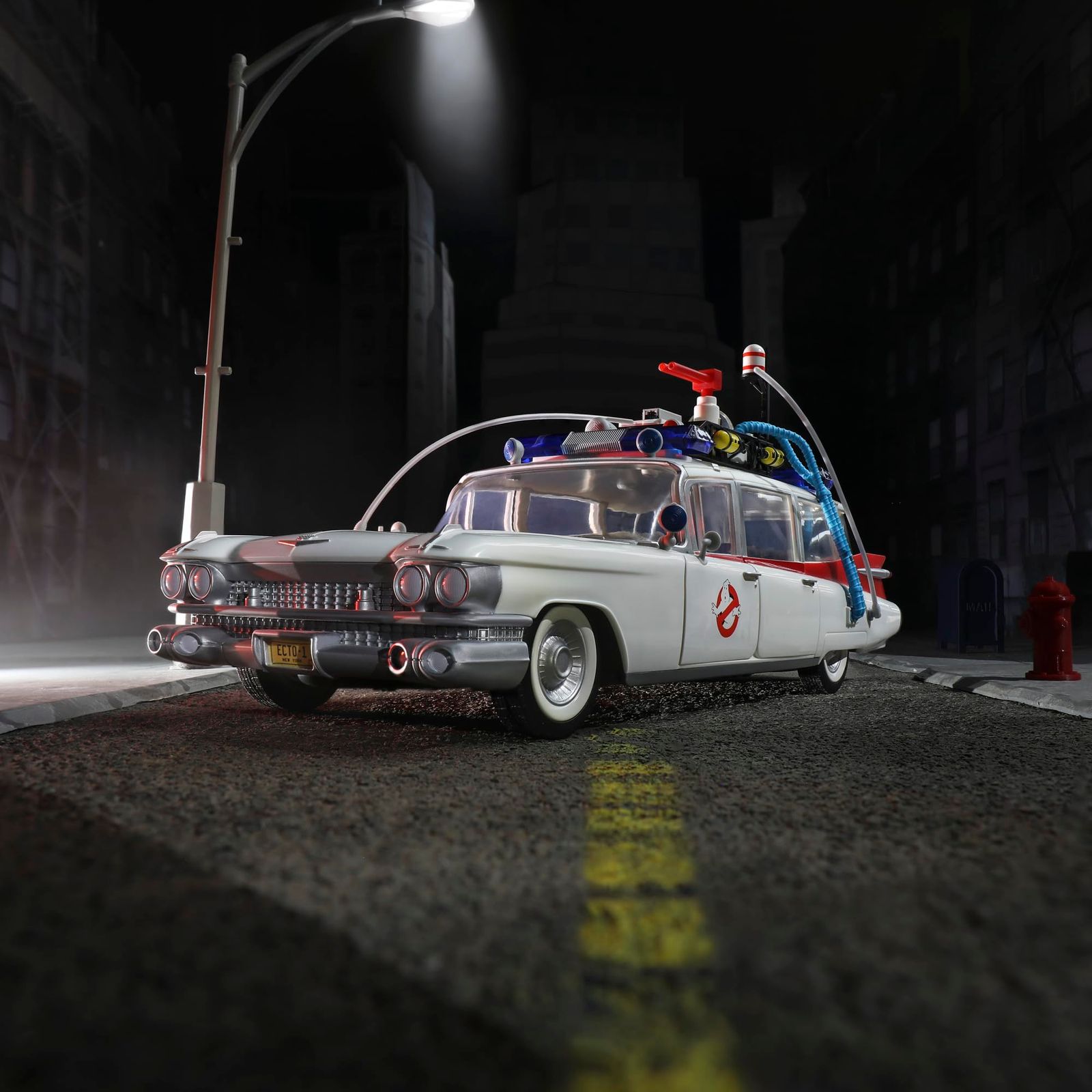 ゴーストバスターズ プラズマシリーズ Ecto-1 (1984) 1:18スケール
