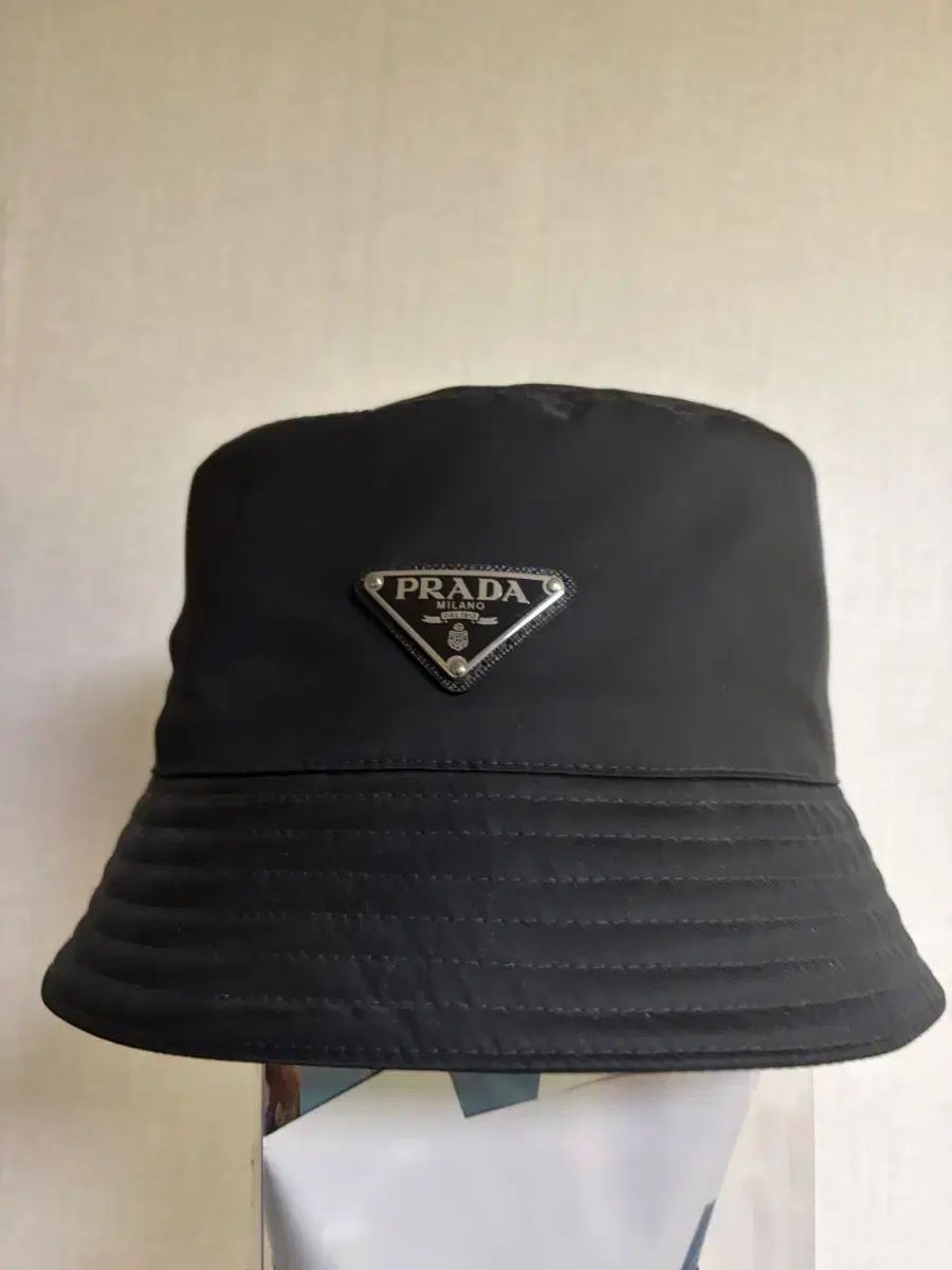 prada バケットハット　リナイロン　プラダ　XL XL プラダ リナイロン バケットハット ブラック - メルカリ