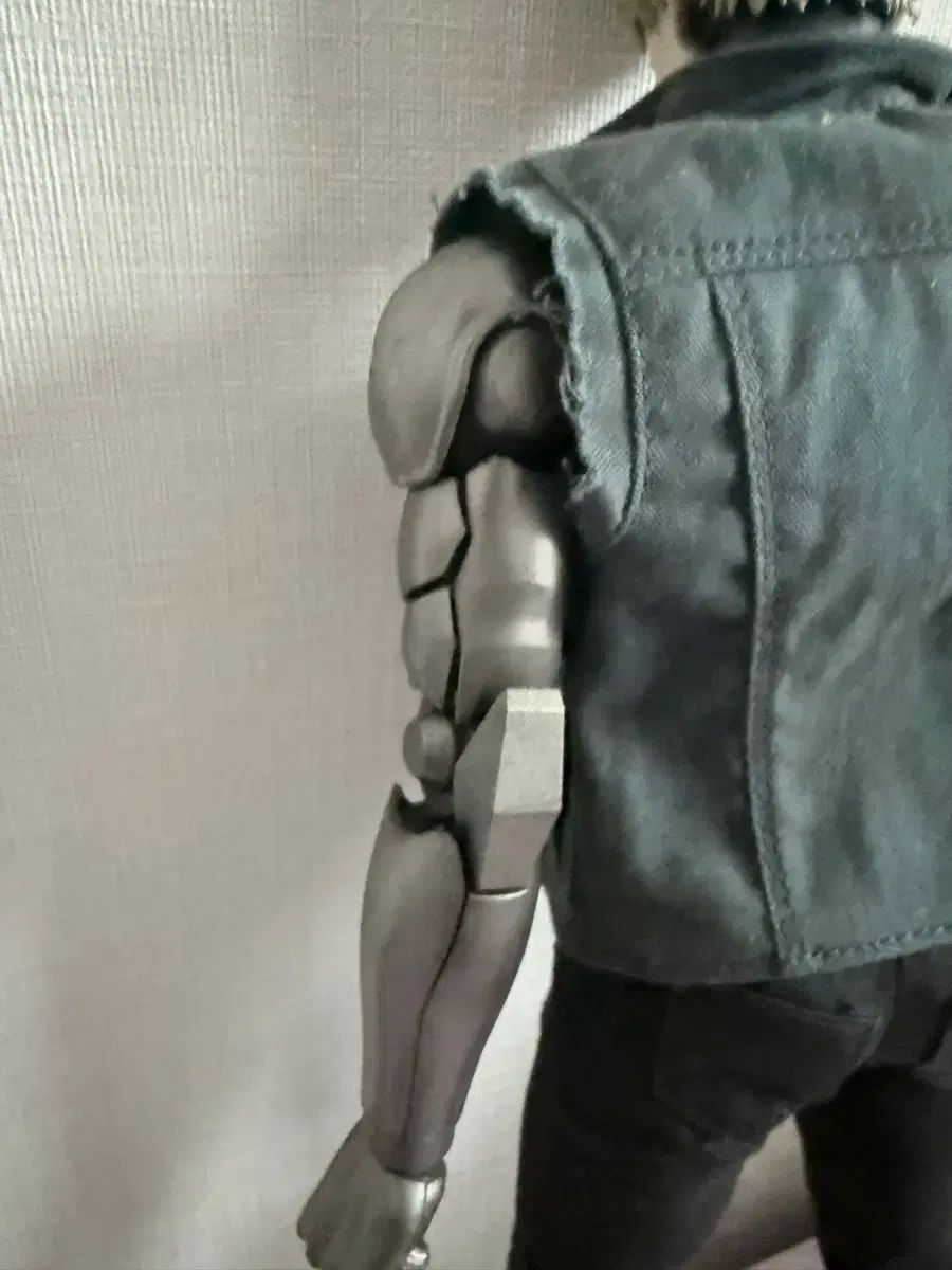 出品 threezero ジェノス アクションフィギュア / 正規品 - メルカリ