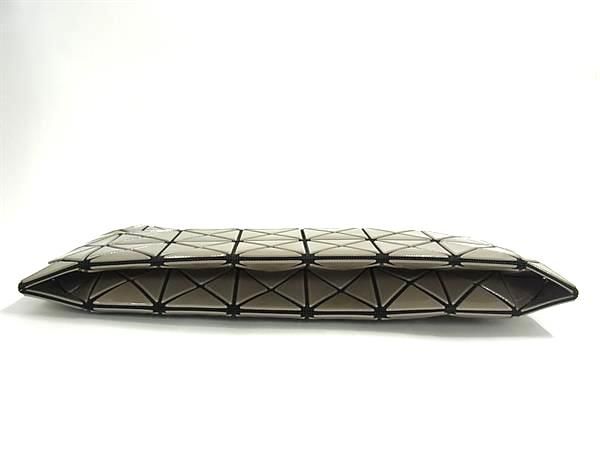 BAO BAO ISSEY MIYAKE クラッチバッグ　ポーチ BAO ISSEY MIYAKE 新品同様 バオバオ イッセイミヤケ ポーチ クラッチ
