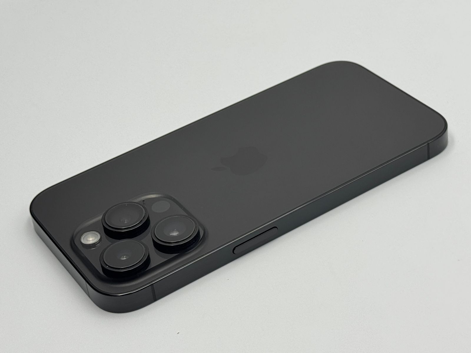 中古B】iPhone 14 Pro 256GB スペースブラック バッテリー【81