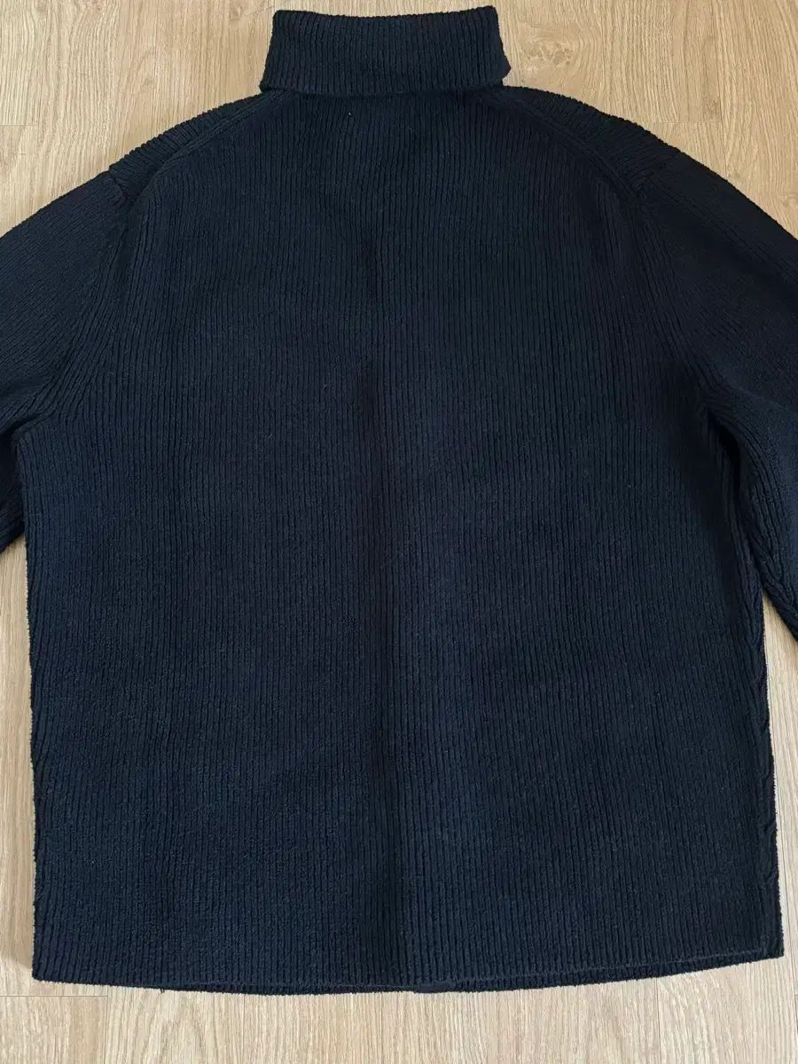 COS コス ブークレ ニット カーディガン ブラック L 出品 - メルカリ