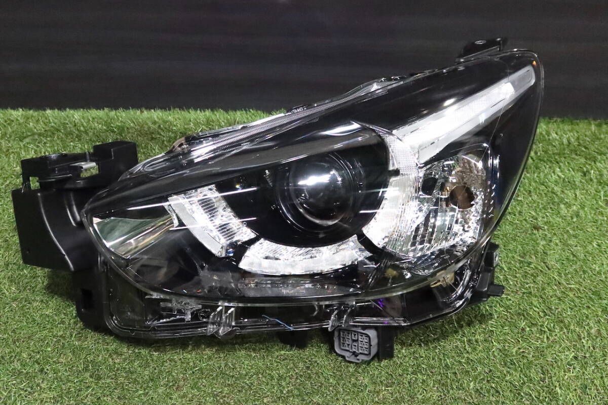 美品＞マツダ デミオ(DJ系) 後期 純正 LEDヘッドライト 左側 品番:D09K