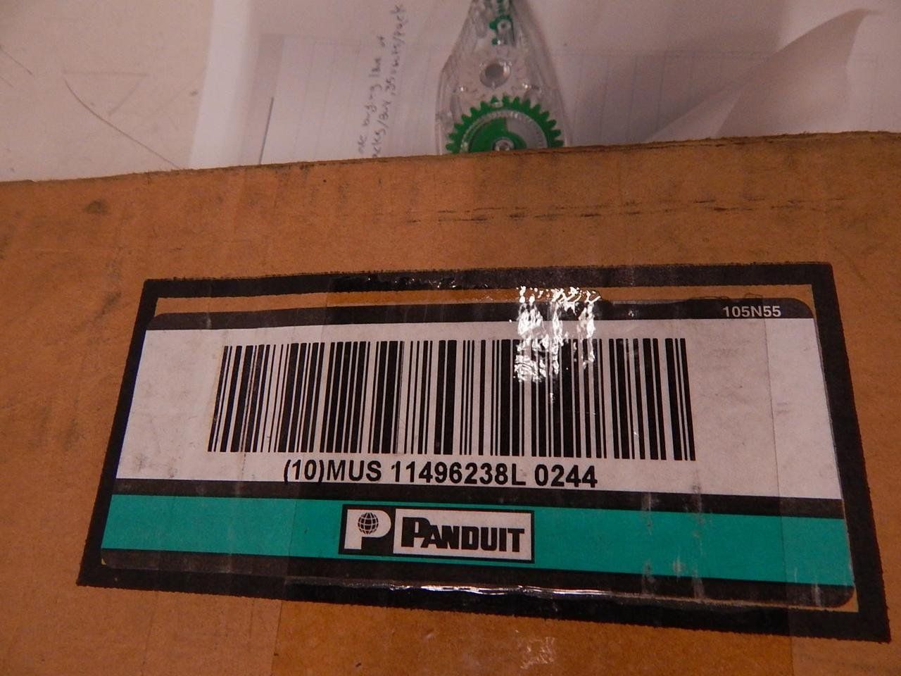 水平ケーブル管理パネル