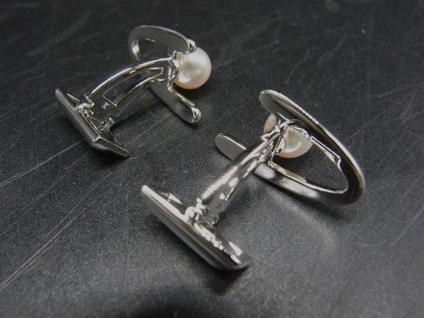 美品　タサキ　TASAKI パール付きカフリンクス　アクセサリー　シルバー　小物 美品 タサキ TASAKI パール付きカフリンクス アクセサリー シルバー