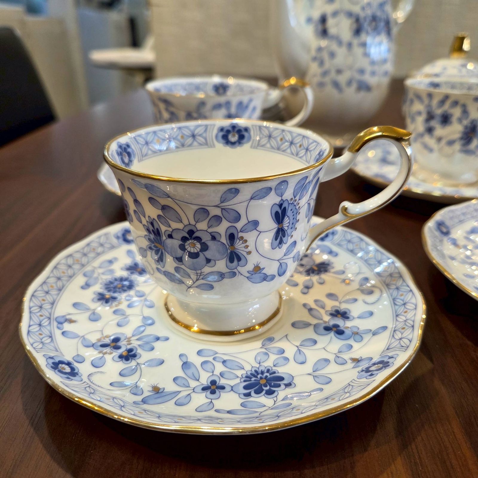 お得 NARUMI ミラノ　食器　カップ&ソーサー　シュガーポット　ミルクポット NARUMI ナルミ ミラノ カップ＆ソーサー コーヒーポット シュガー