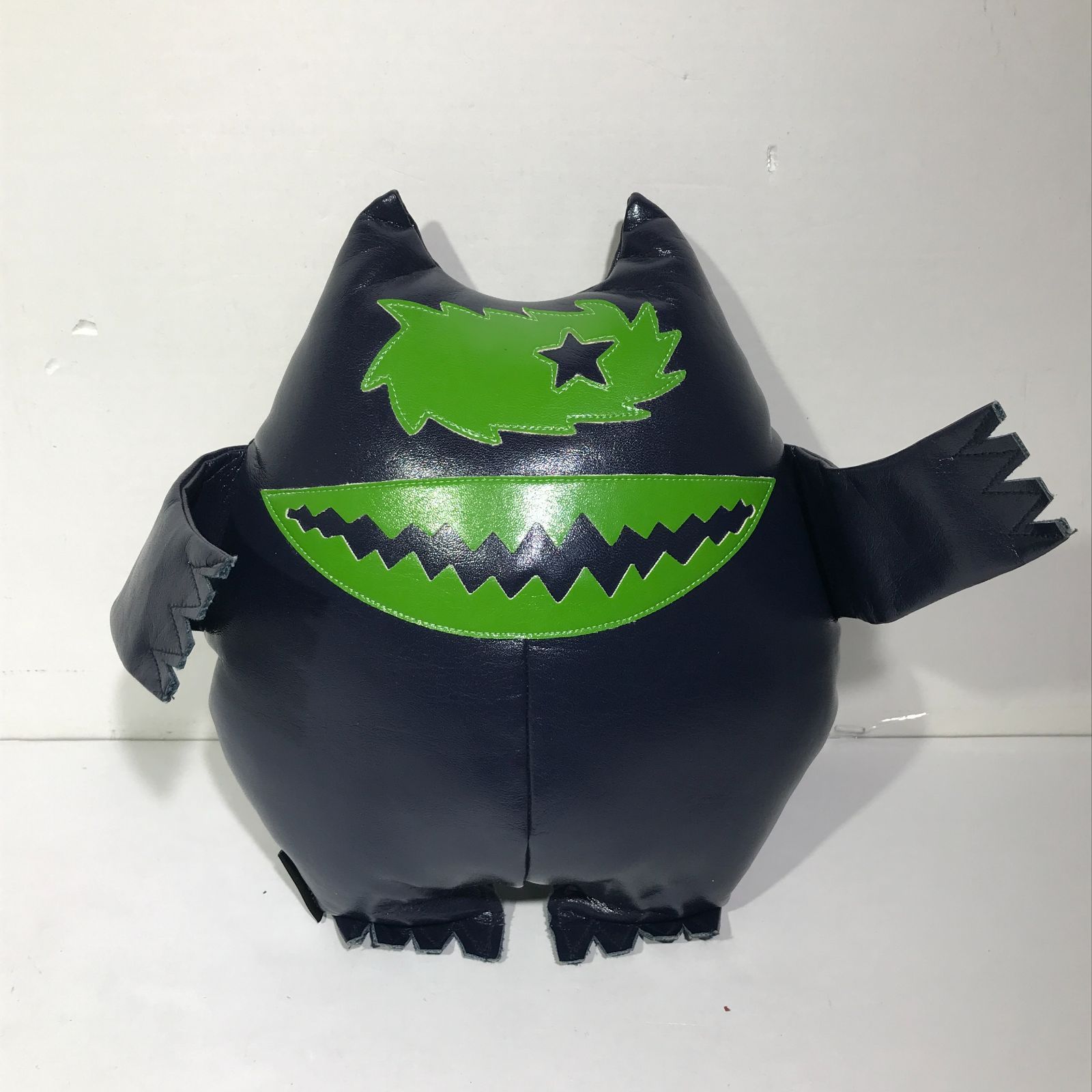 城東81-031] NEXUSVII ネクサスセブン NAUGA MONSTER ナウガモンスター