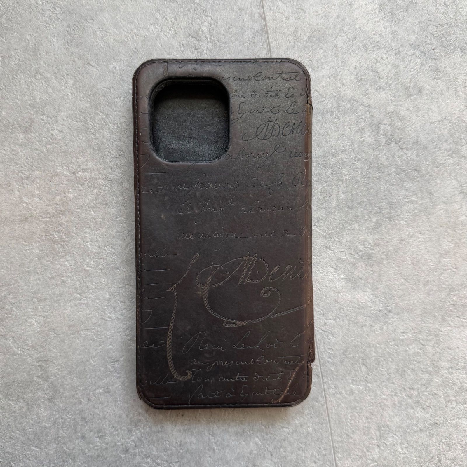 BERLUTI ベルルッティ カリグラフィ スマホケース iPhone15PROMAX