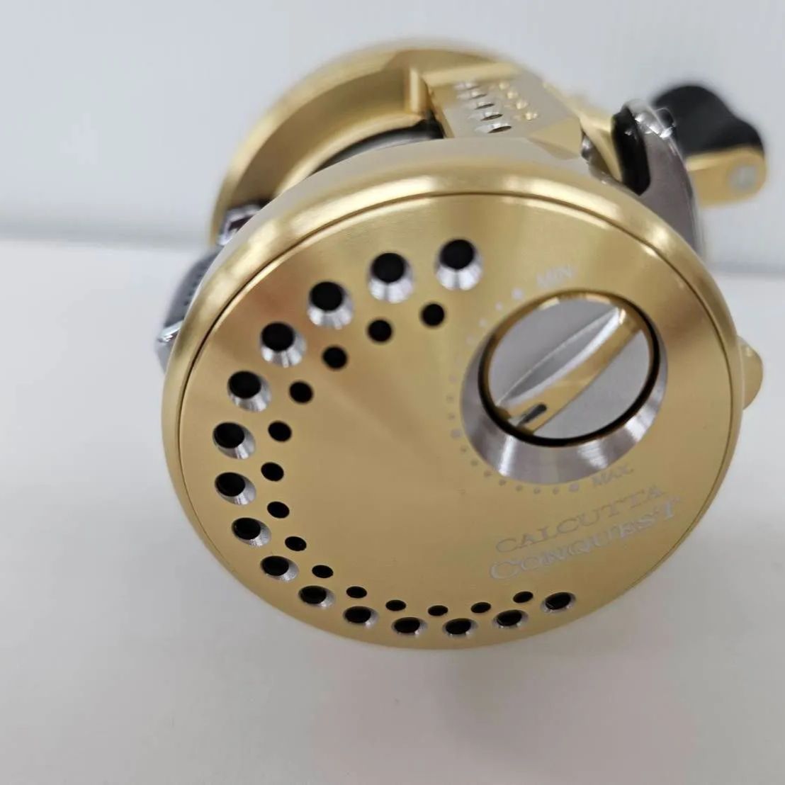 良品】シマノ 15カルカッタコンクエスト201HG バス ナマズ 左巻 レフト