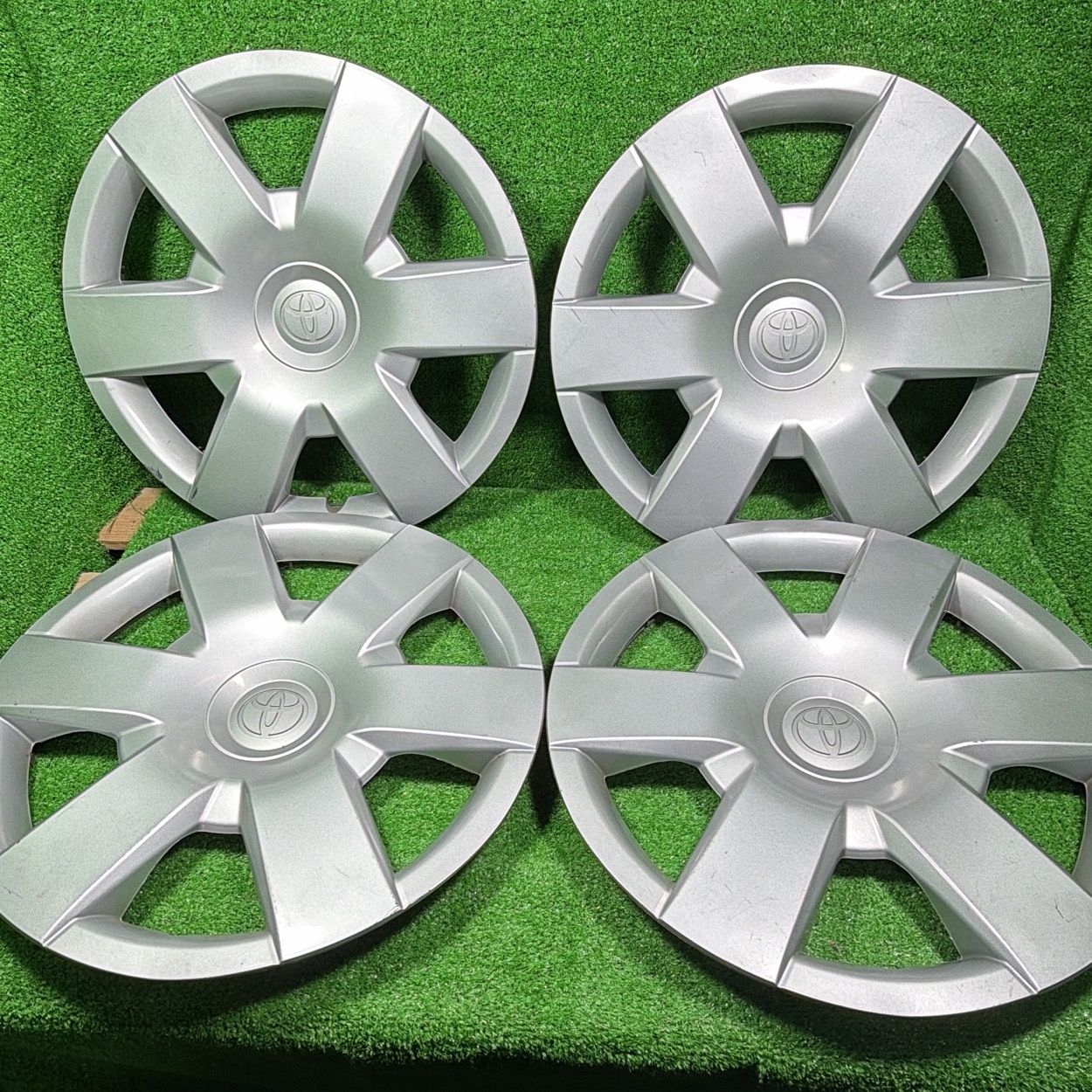 純正】 トヨタ ハイエース 200系 15インチ ホイールカバー 4枚セット